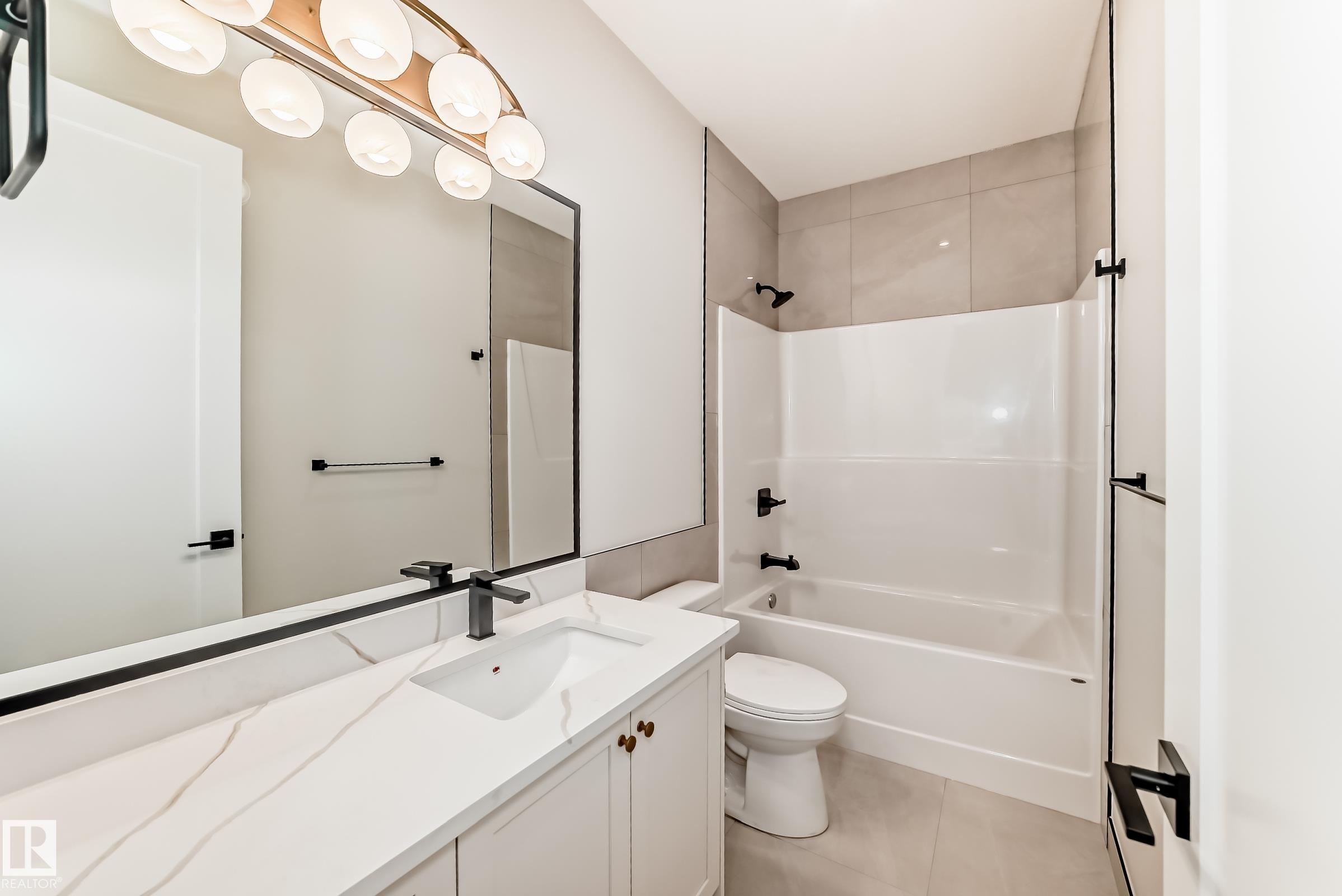 Photo 38 at 7663 Kimiwan Crescent SW, Keswick, Edmonton