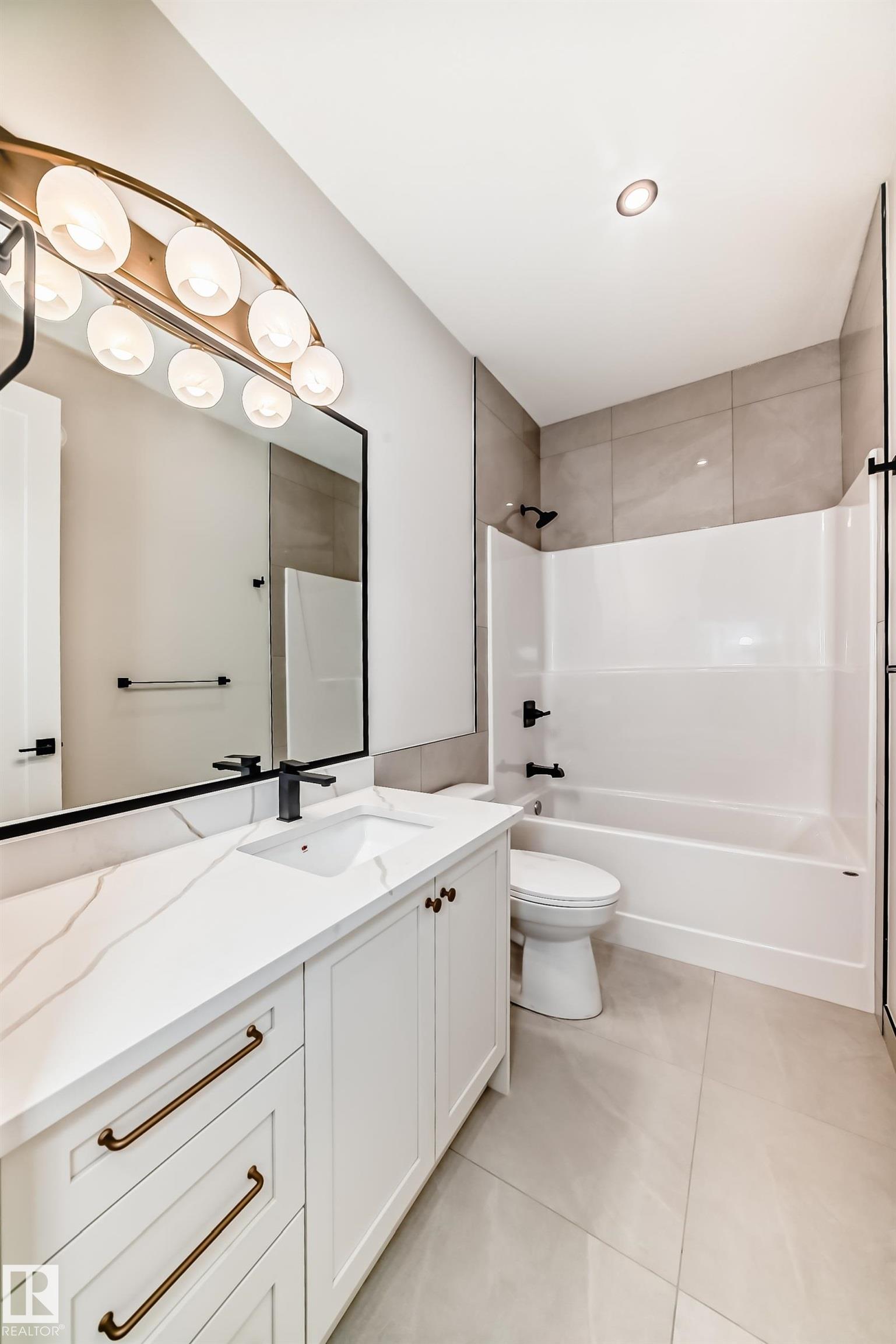 Photo 39 at 7663 Kimiwan Crescent SW, Keswick, Edmonton