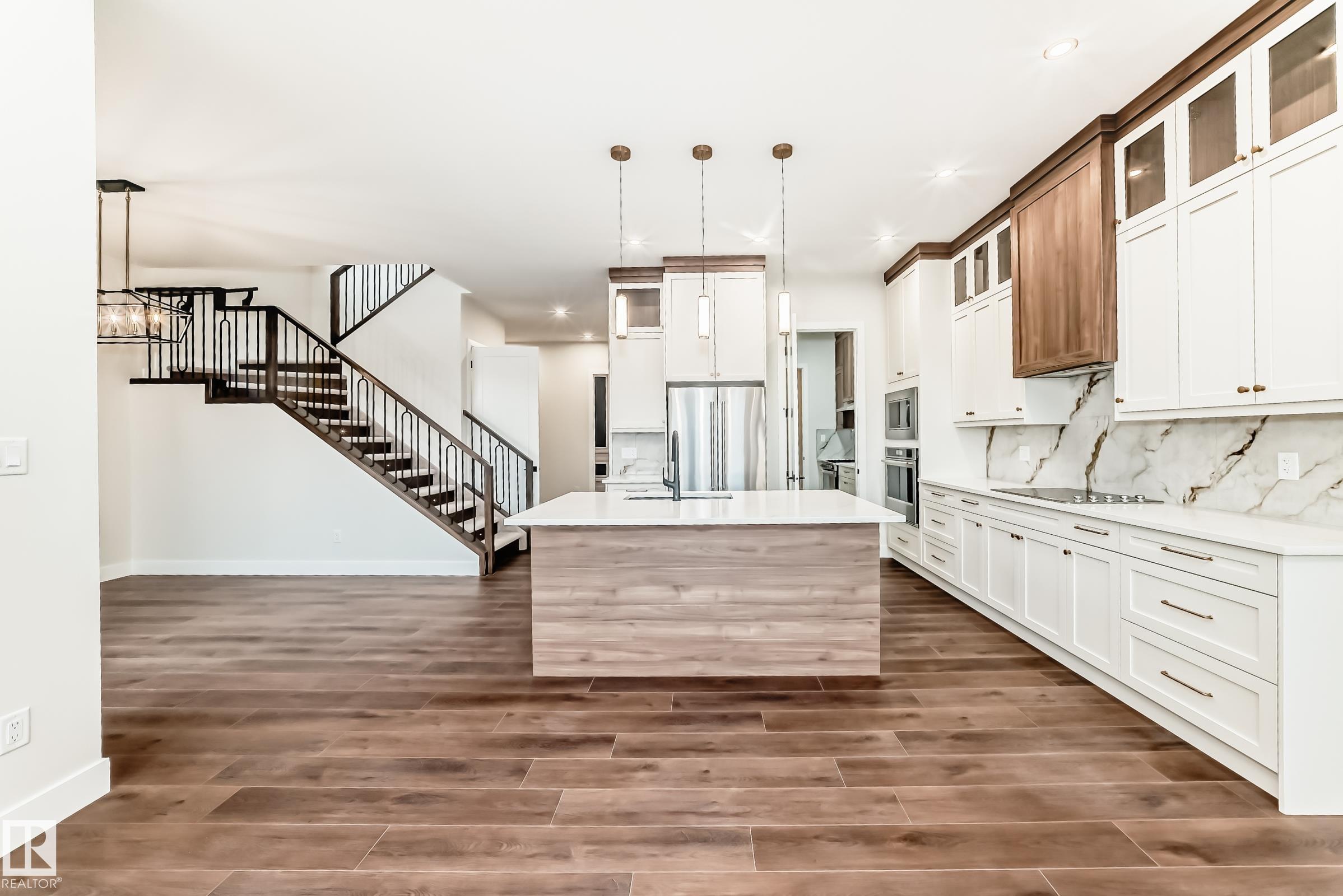 Photo 9 at 7663 Kimiwan Crescent SW, Keswick, Edmonton