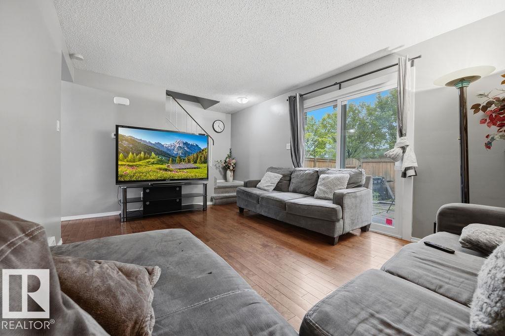 Photo 11 at 5655 137 Avenue NW, Belvedere, Edmonton