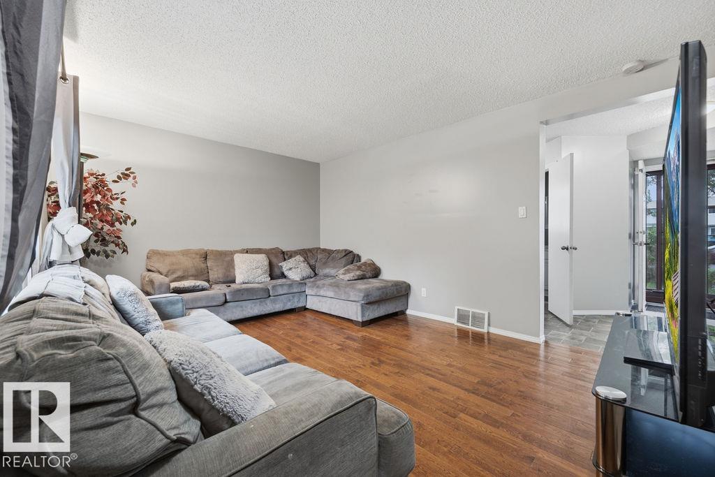 Photo 12 at 5655 137 Avenue NW, Belvedere, Edmonton