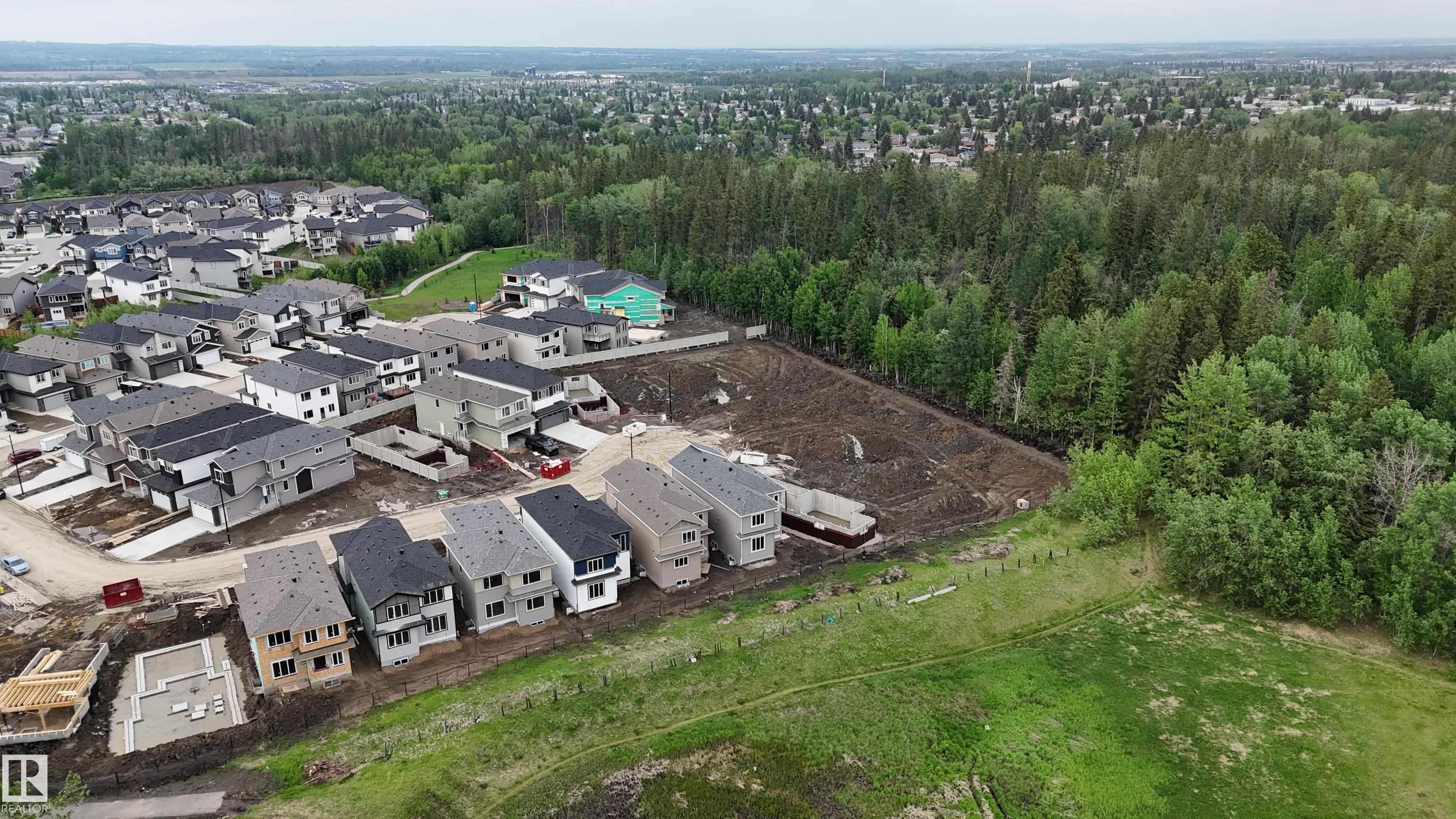 Photo 9 at 28 Meadowgrove Landing, McLaughlin, Spruce Grove