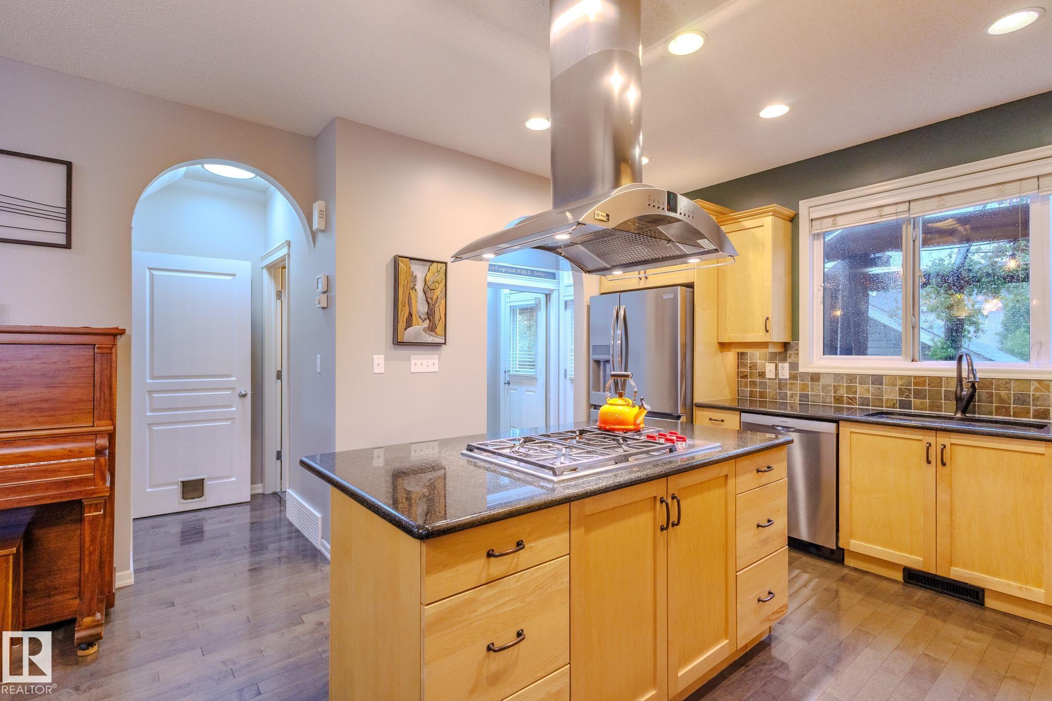 Photo 10 at 7207 14a Avenue SW, Summerside, Edmonton