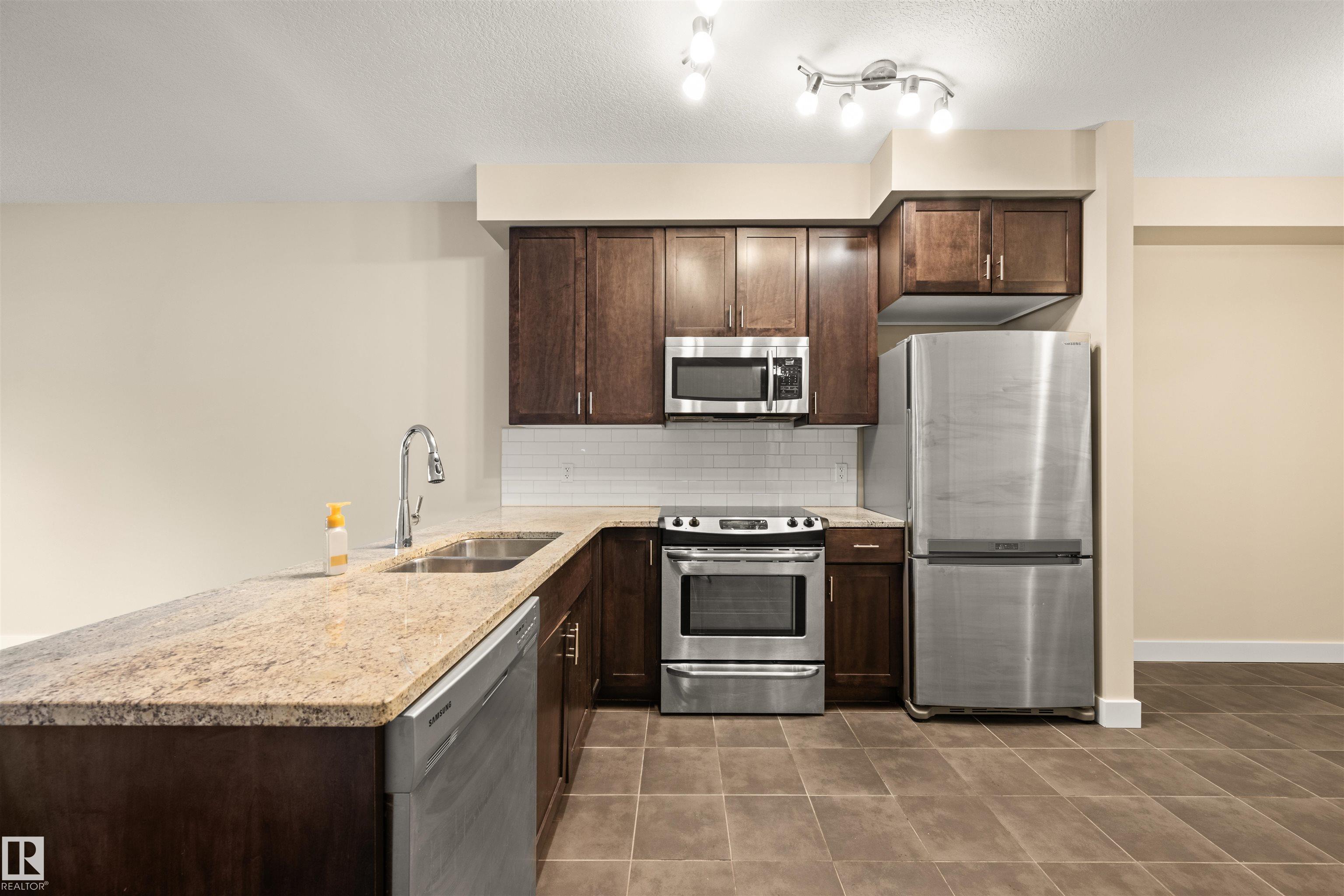 Photo 8 at 29 - 11518 76 Avenue NW, Belgravia, Edmonton