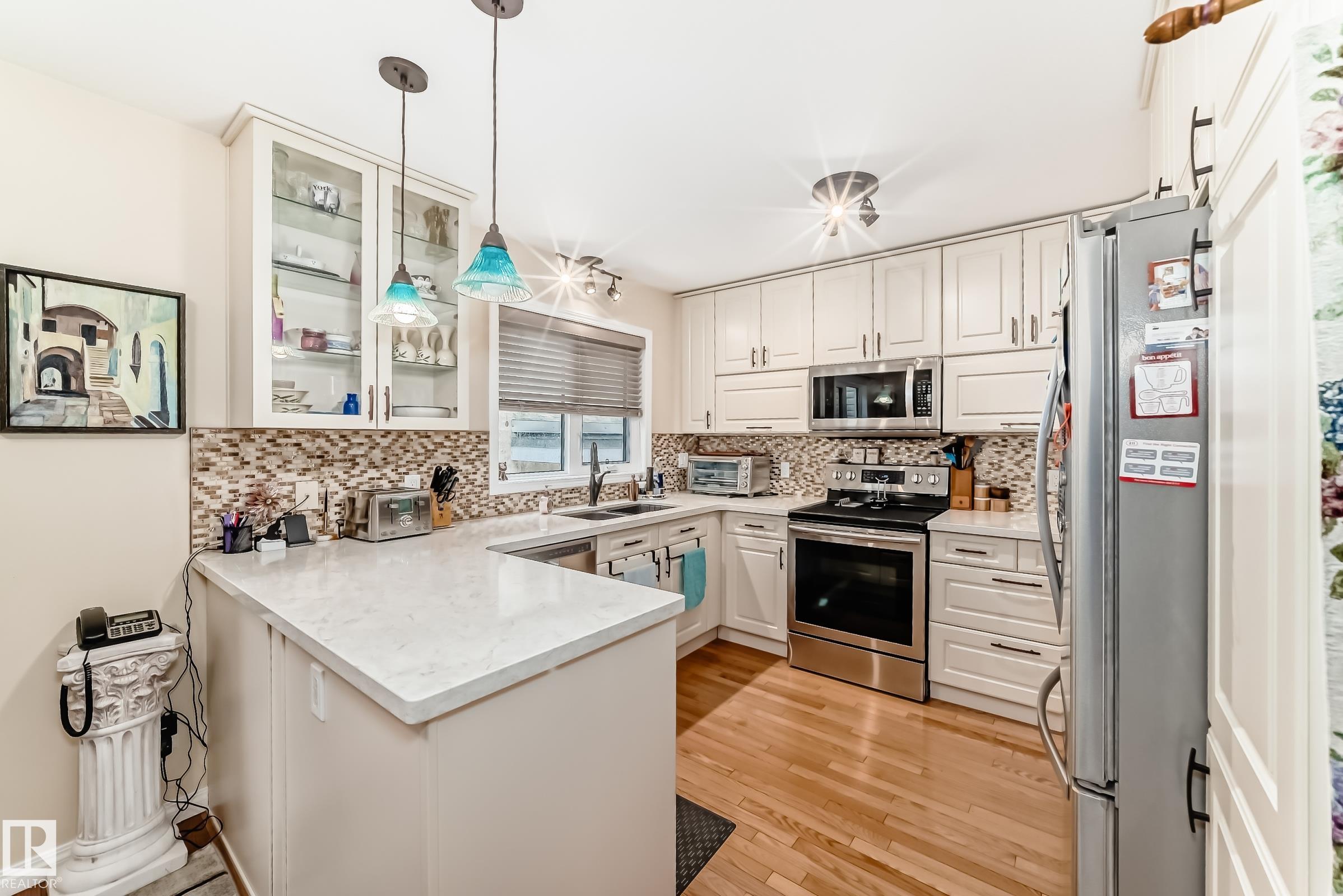 11650 103 Avenue NW, Wîhkwêntôwin, Edmonton