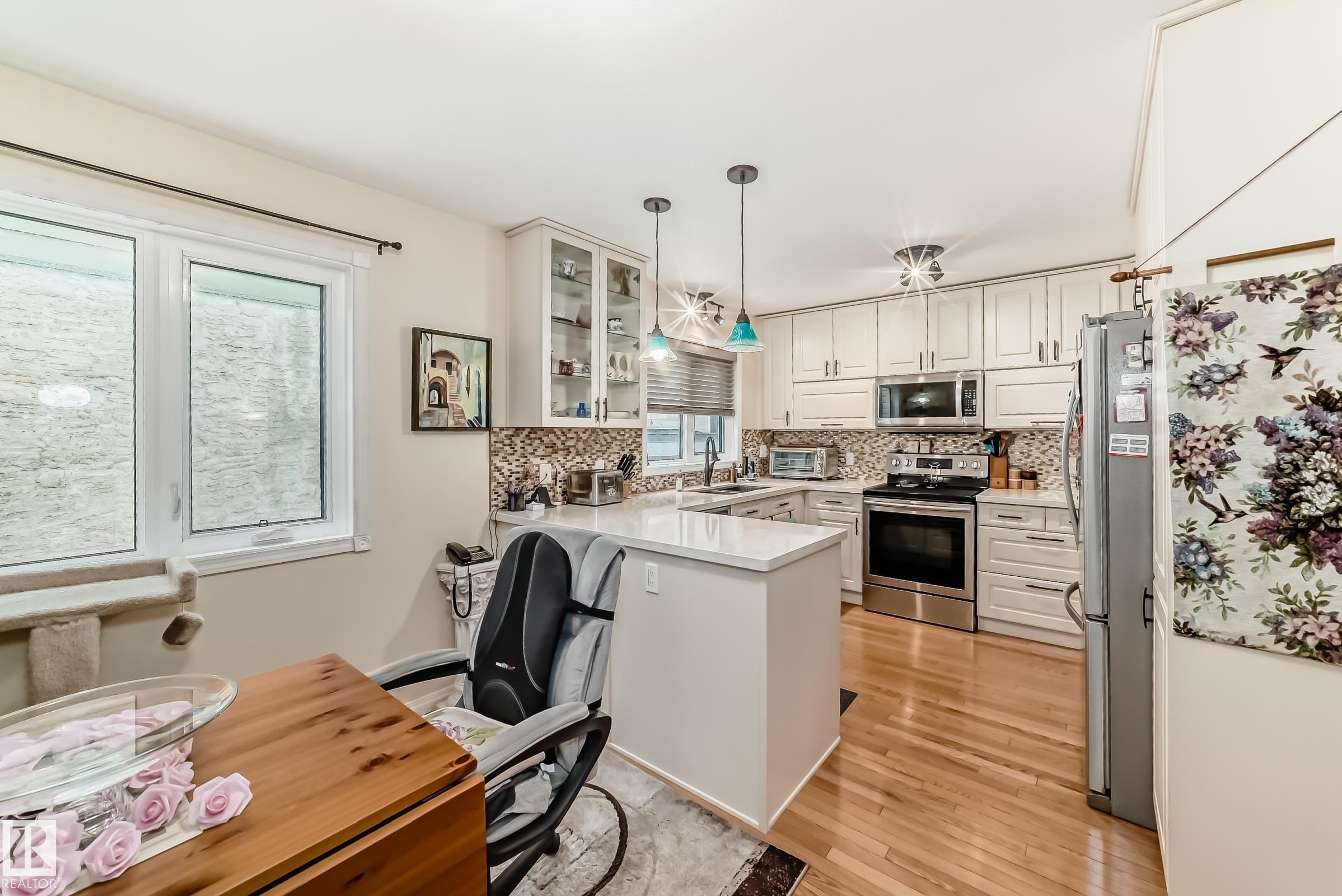 Photo 7 at 11650 103 Avenue NW, Wîhkwêntôwin, Edmonton