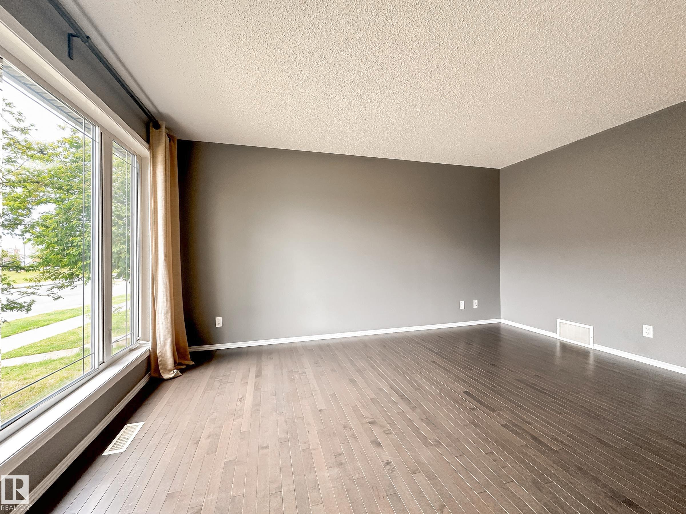 9432 211 Street NW, Webber Greens, Edmonton