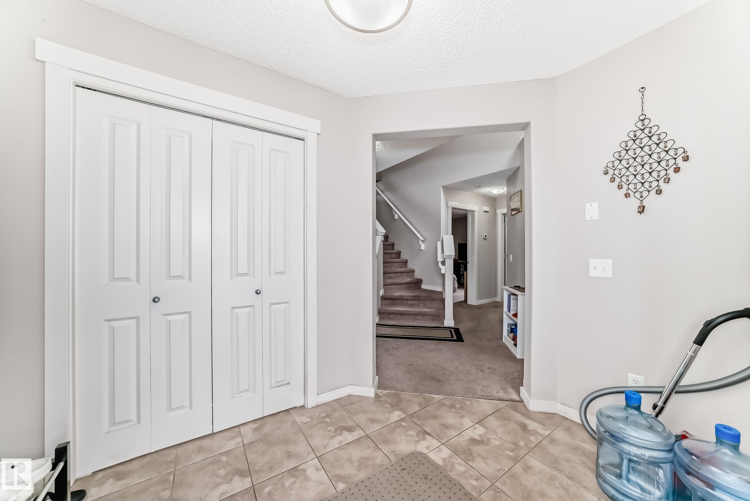 2808 36 Avenue NW, Wild Rose, Edmonton