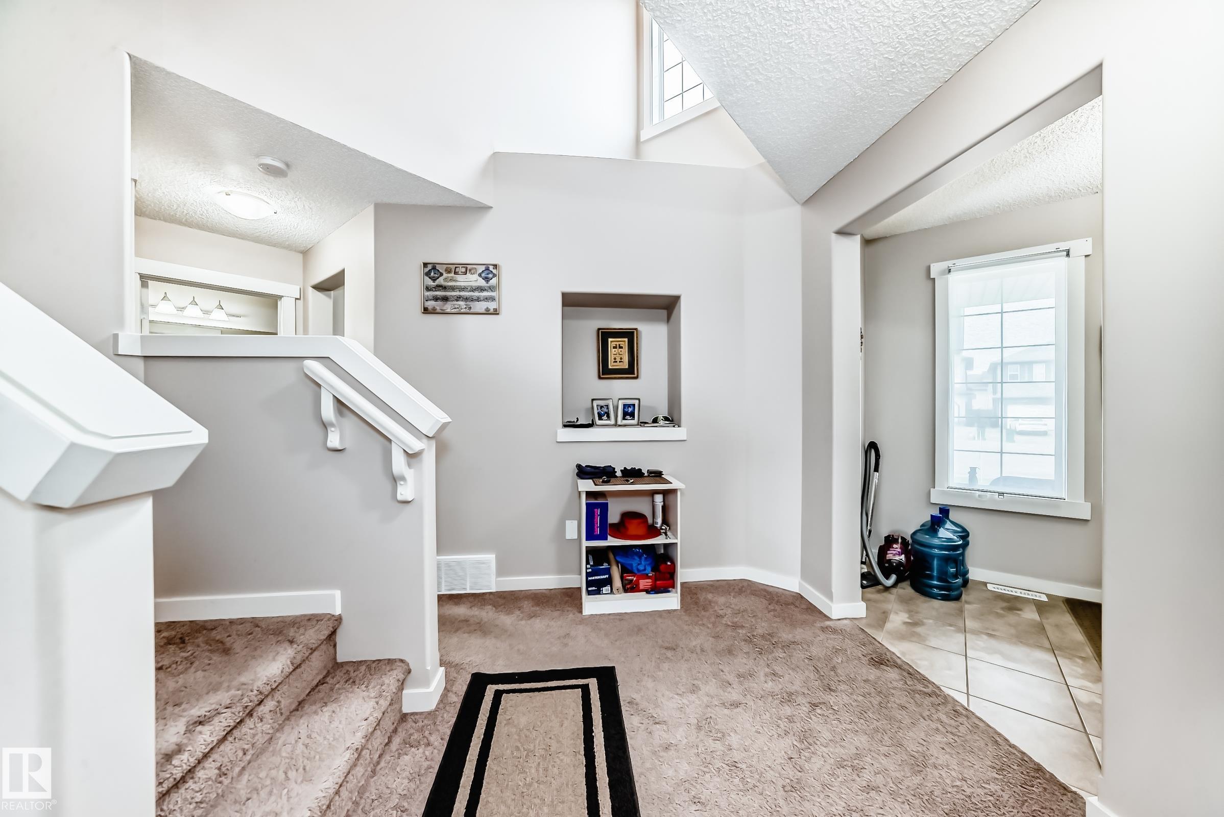 2808 36 Avenue NW, Wild Rose, Edmonton