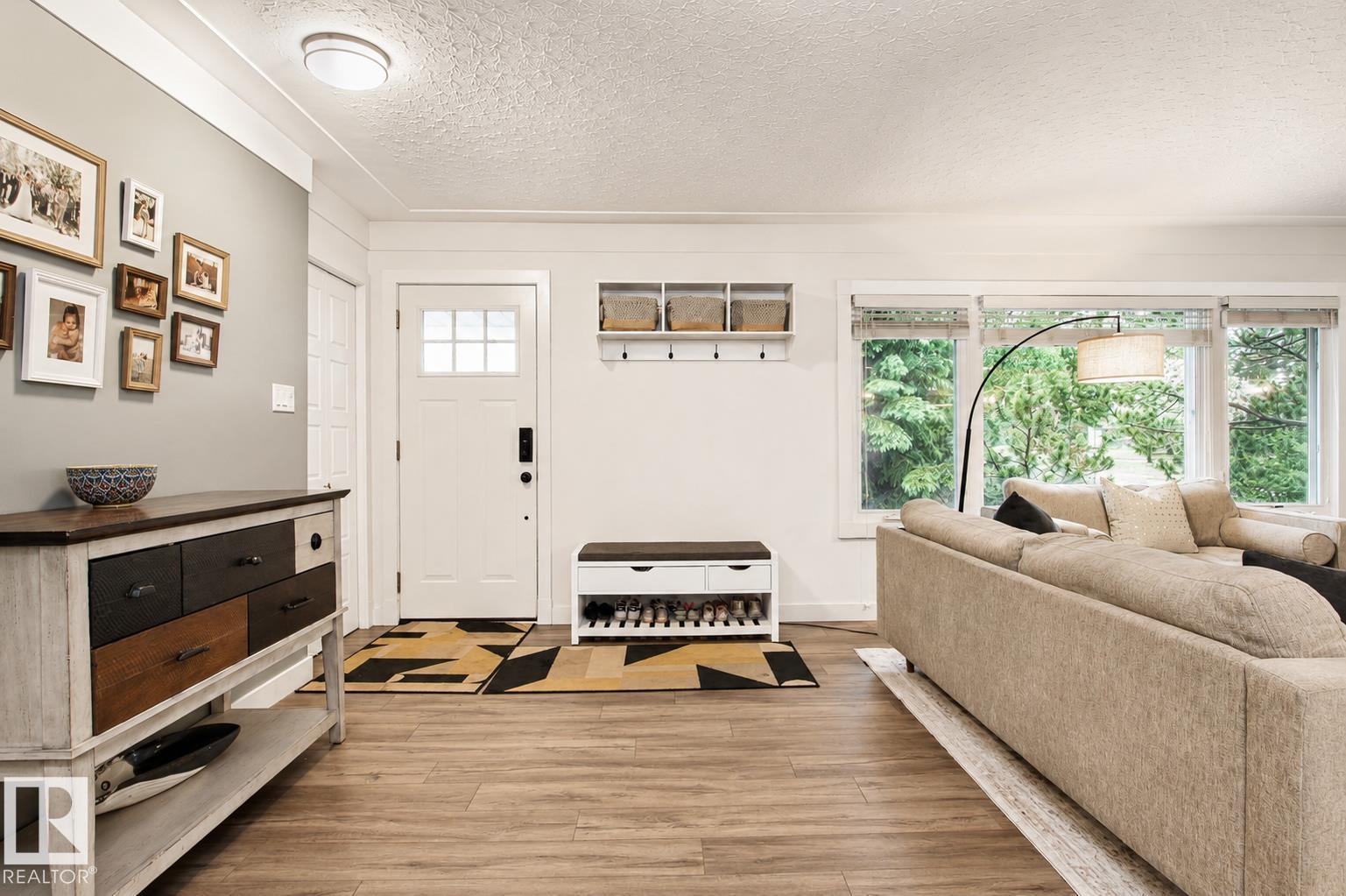 4904 103 Avenue NW, Gold Bar, Edmonton