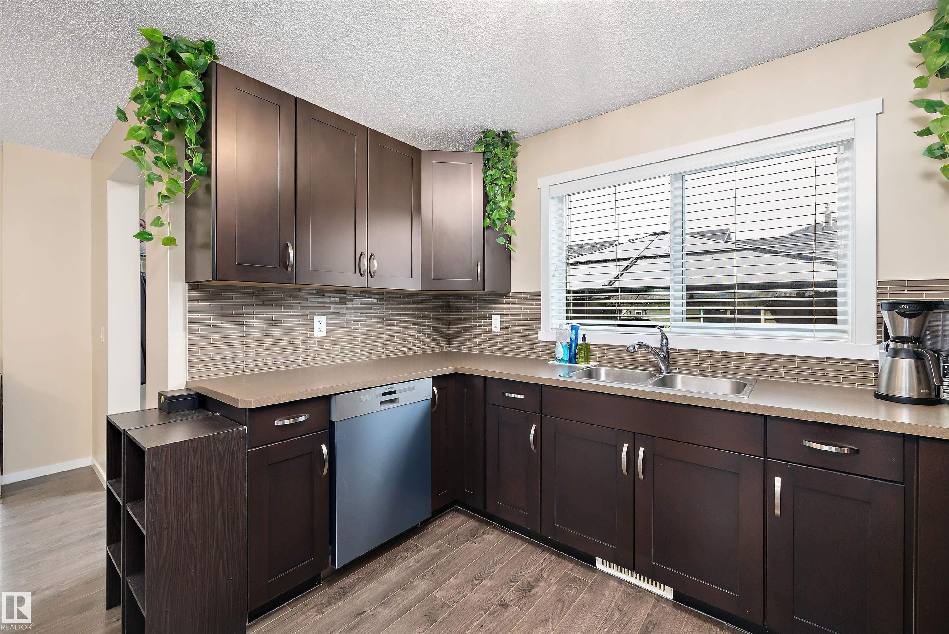 Photo 17 at 467 Sheppard Boulevard, Southfork, Leduc