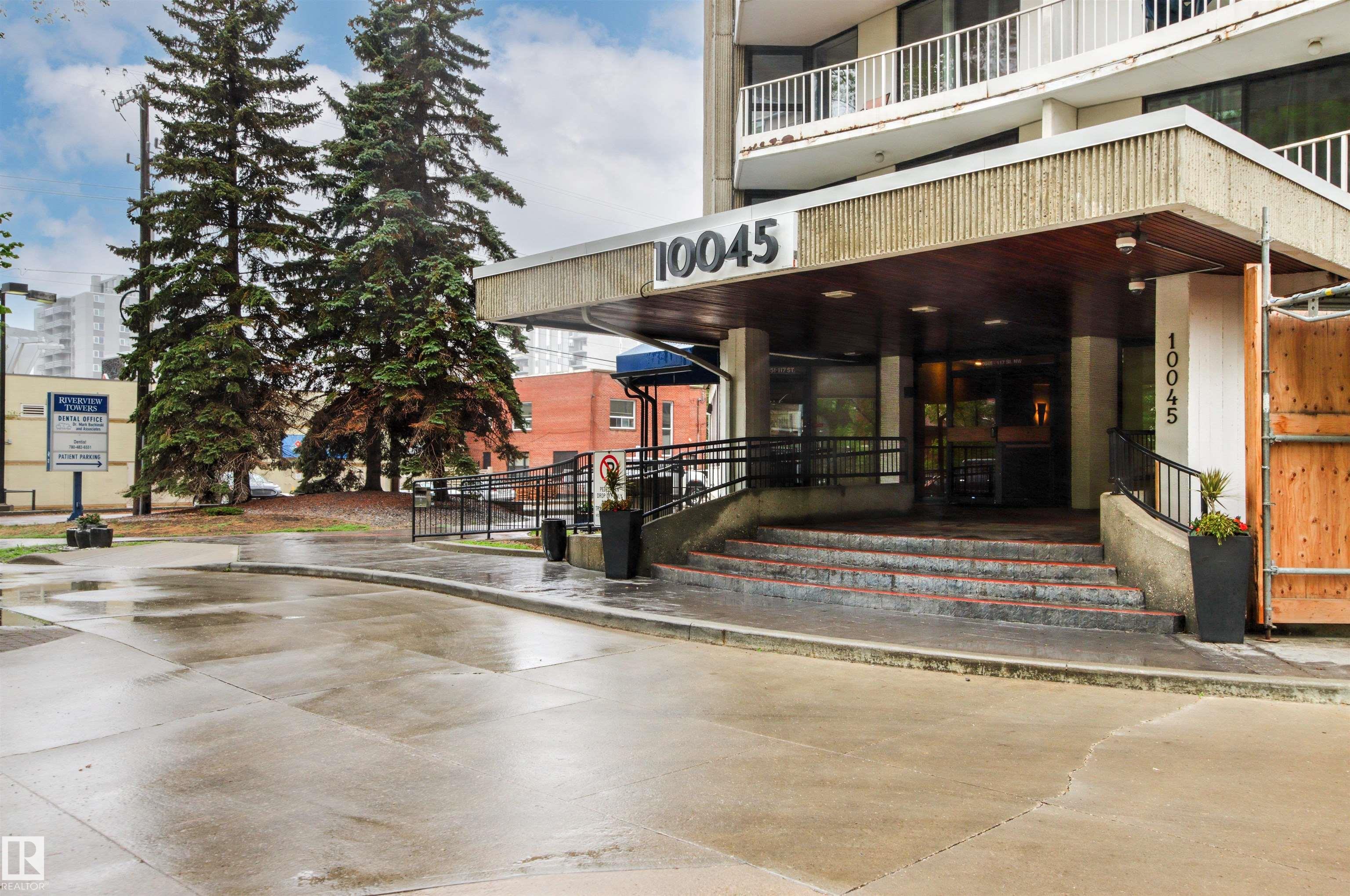 303 - 10045 117 Street NW, Wîhkwêntôwin, Edmonton