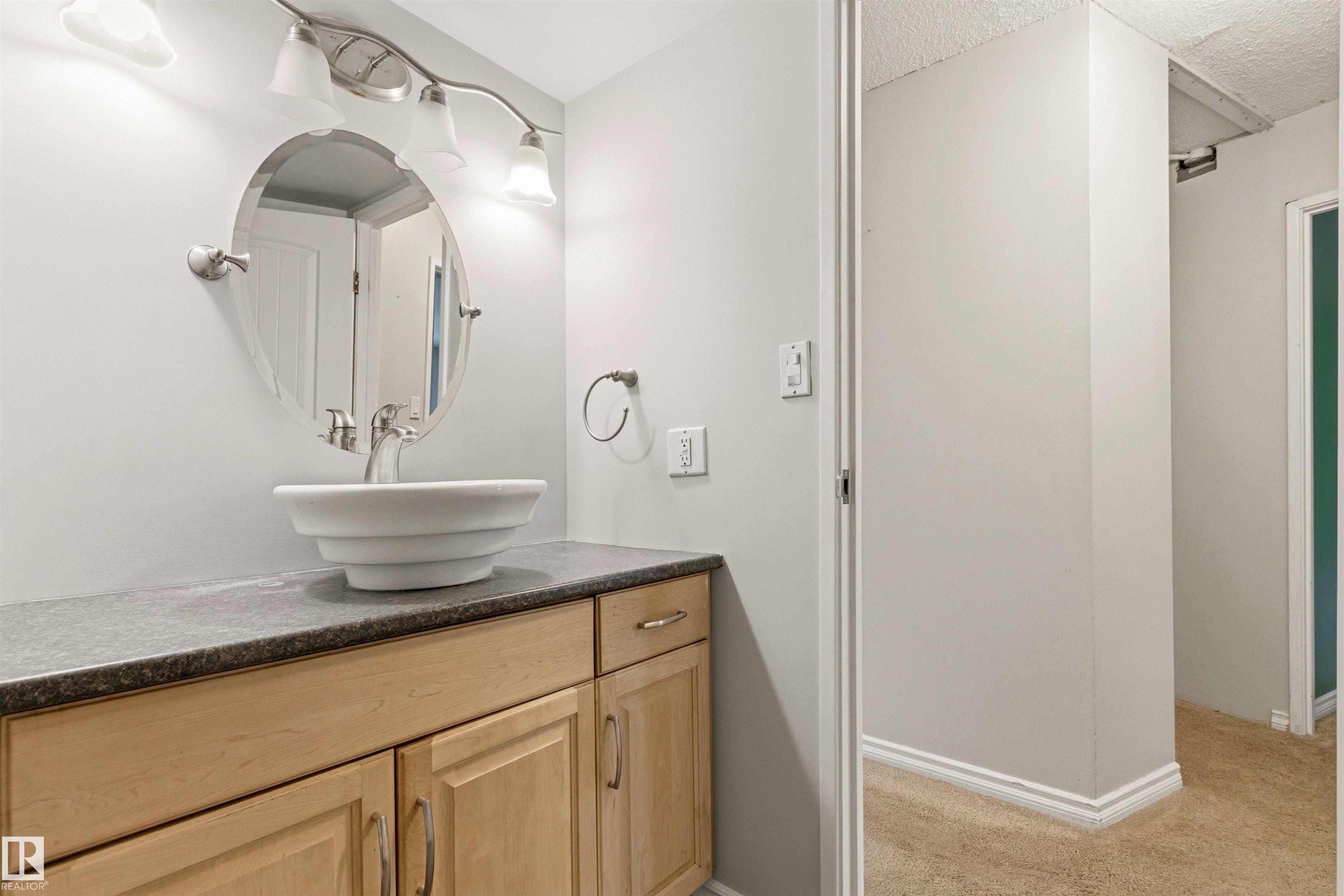 Photo 31 at 303 - 10045 117 Street NW, Wîhkwêntôwin, Edmonton