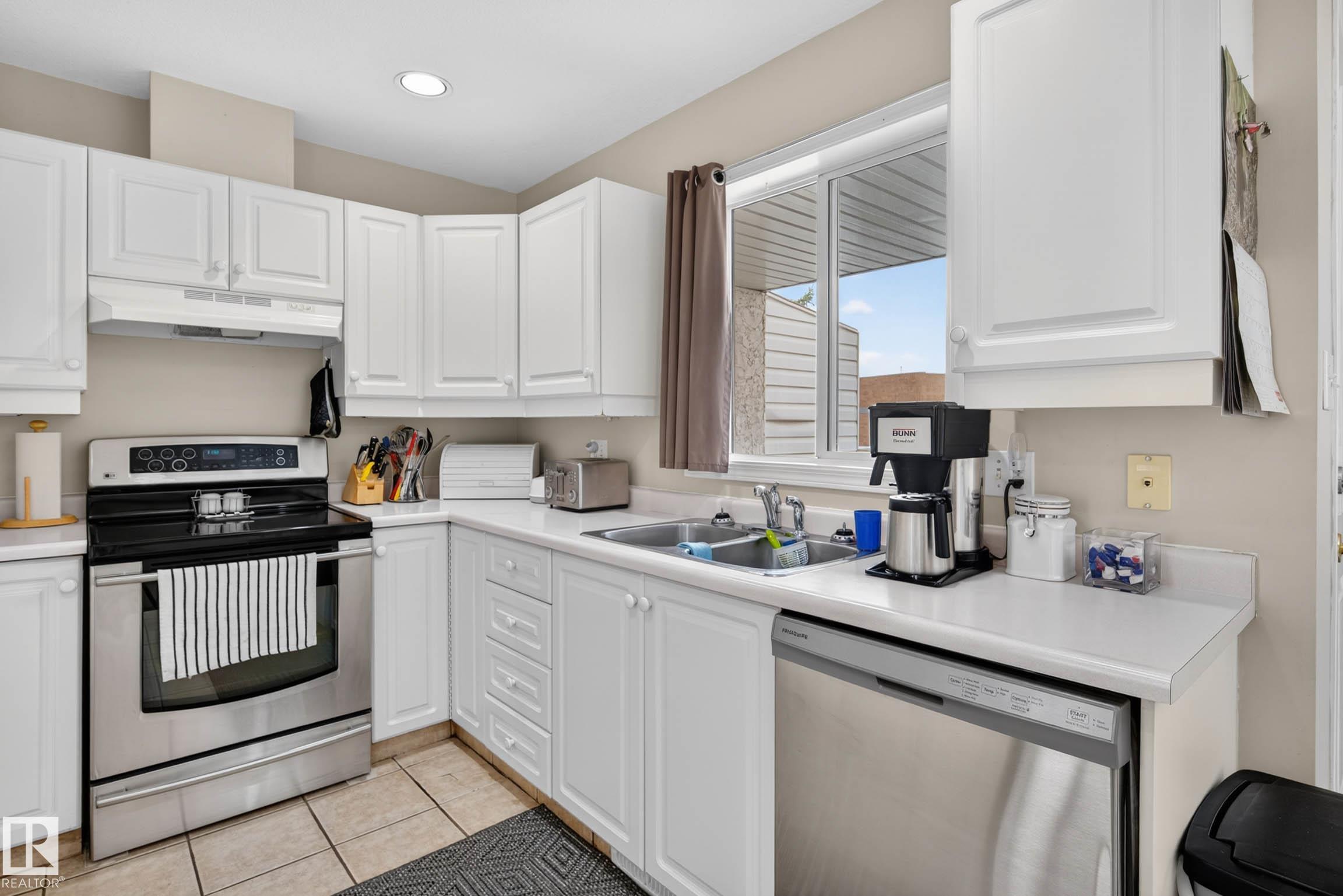 Photo 13 at 16 - 9703 174 Street NW, Terra Losa, Edmonton