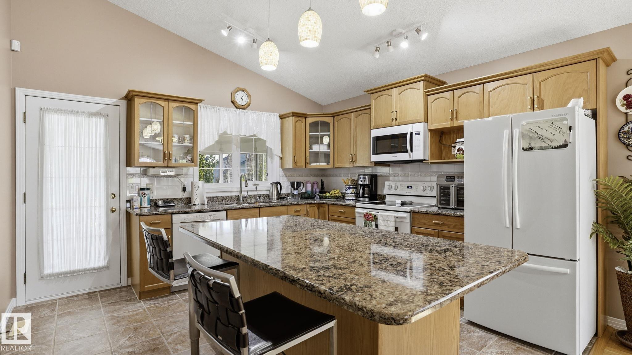 Photo 18 at 856 Graham Wynd NW, Glastonbury, Edmonton