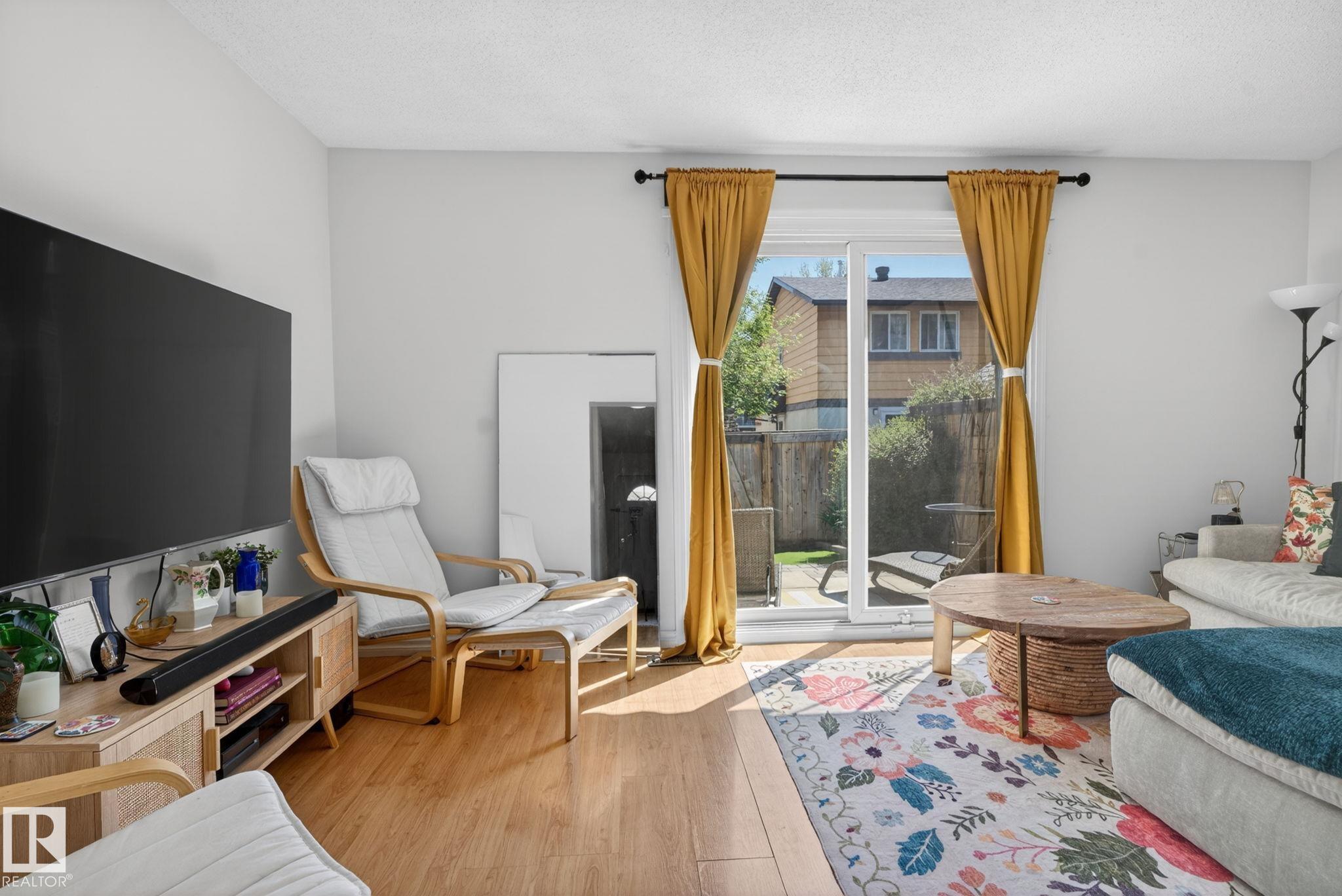 Photo 19 at 132 Woodstock NW, Callingwood North, Edmonton