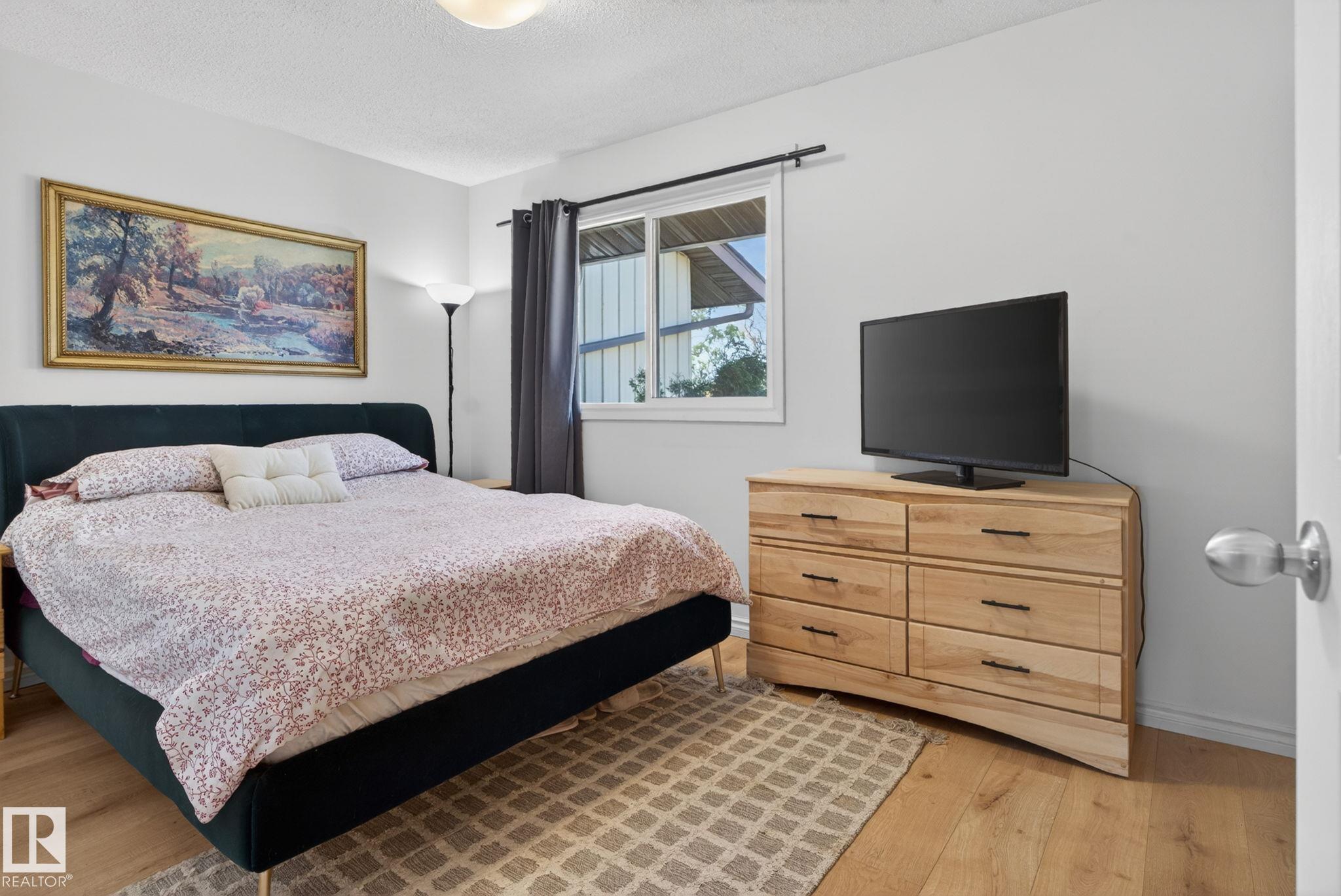 Photo 20 at 132 Woodstock NW, Callingwood North, Edmonton