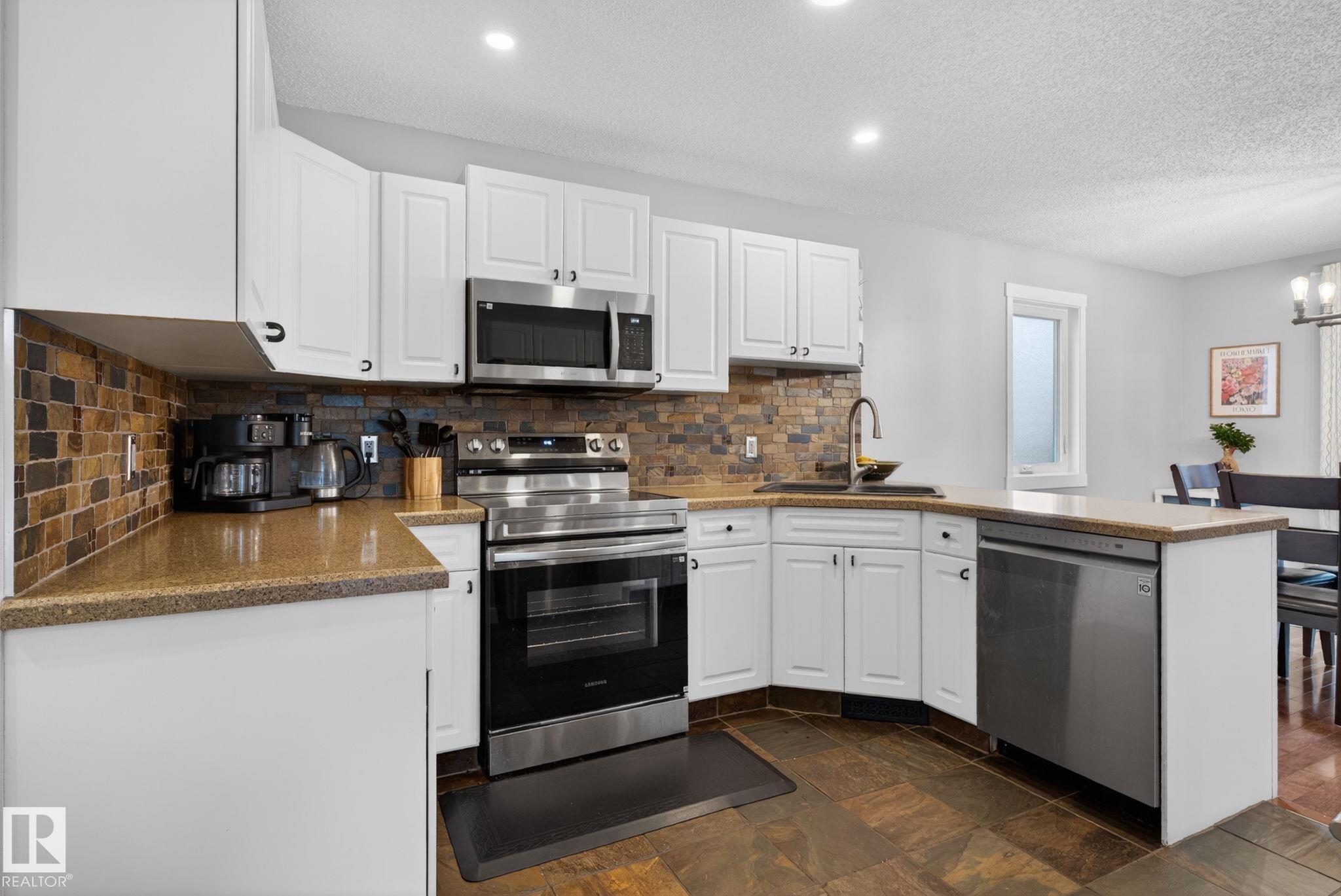 Photo 10 at 16 Dominion Way, Deer Ridge, St. Albert