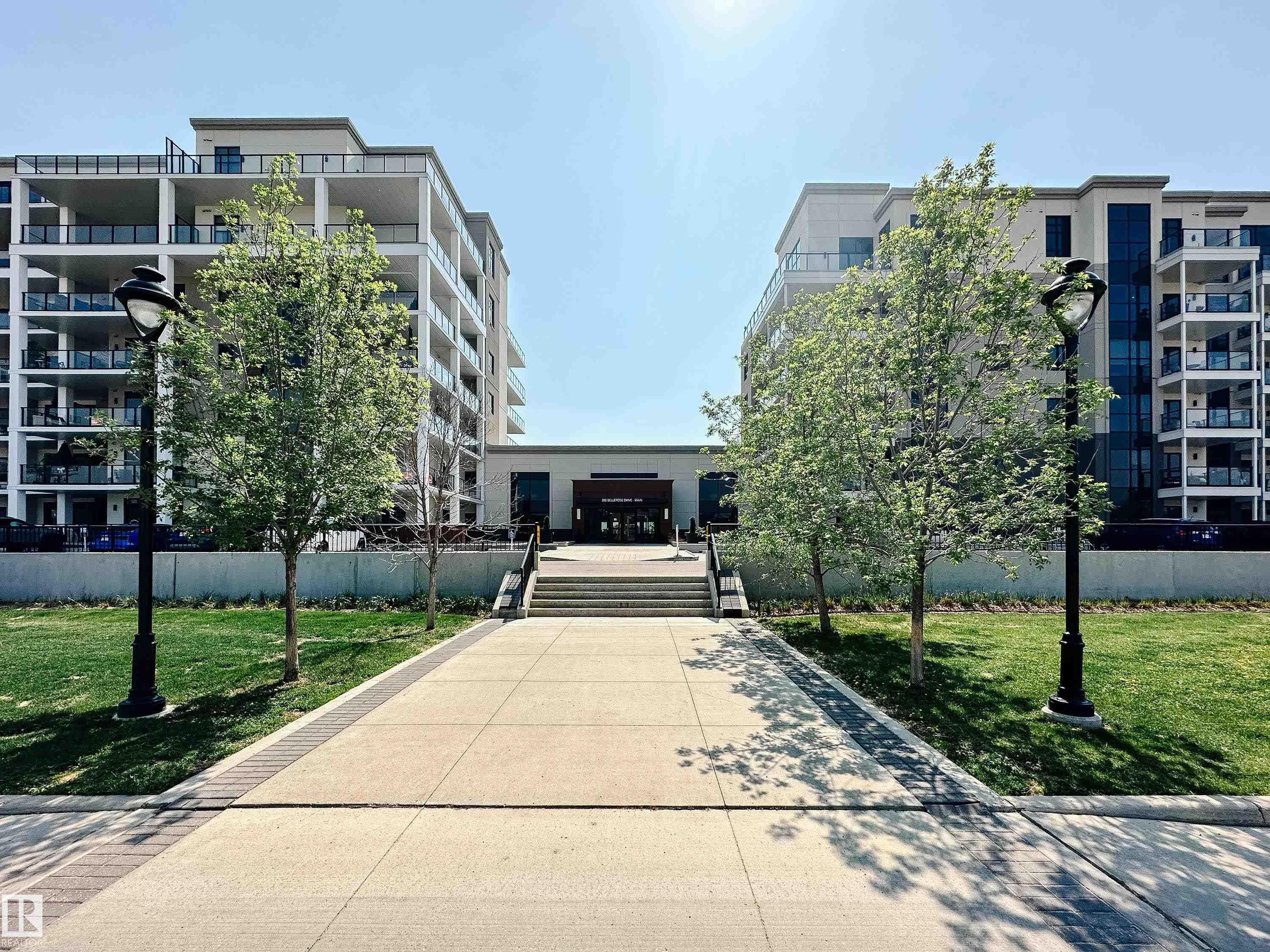 718 - 200 Bellerose Drive, Oakmont, St. Albert