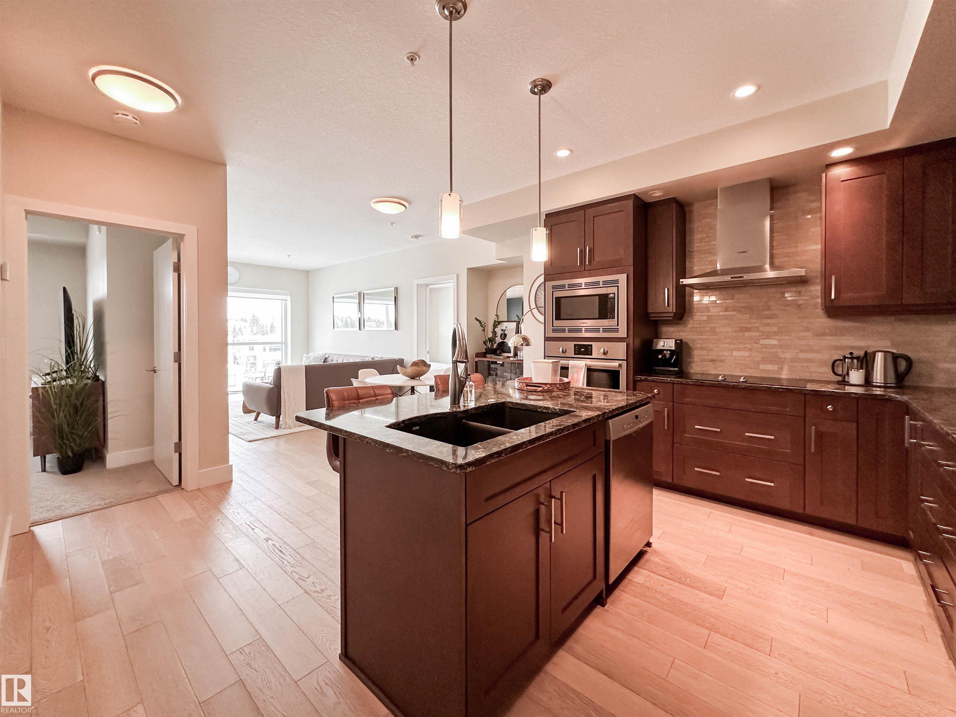 718 - 200 Bellerose Drive, Oakmont, St. Albert