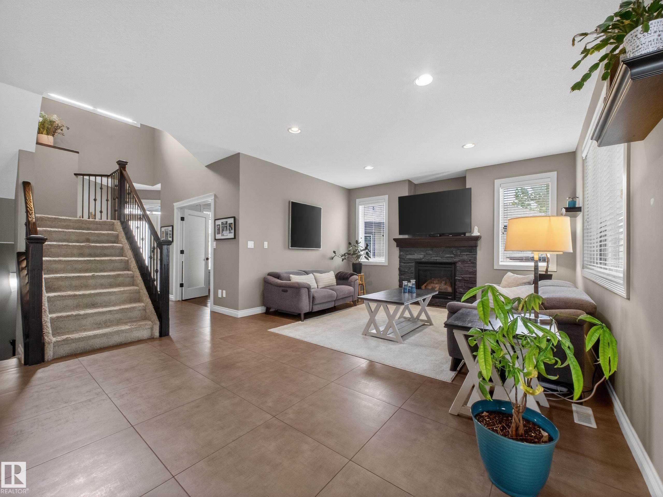 Photo 18 at 102 Lacombe Drive, Lacombe Park, St. Albert