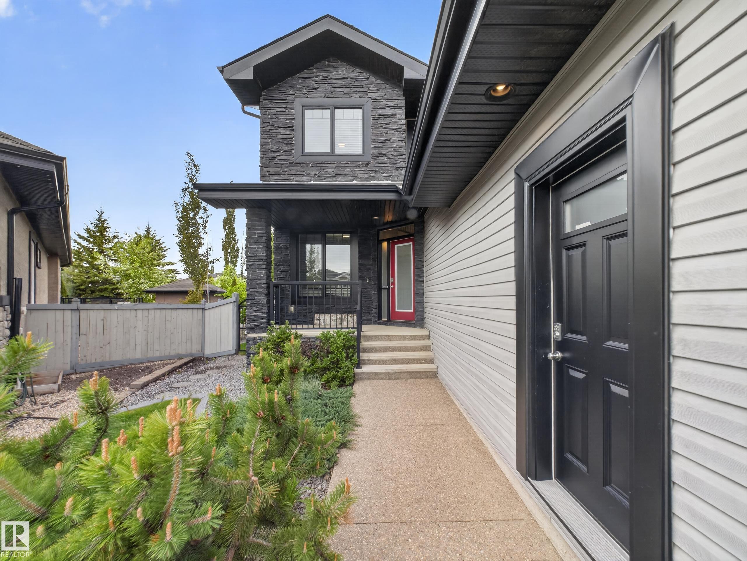 102 Lacombe Drive, Lacombe Park, St. Albert