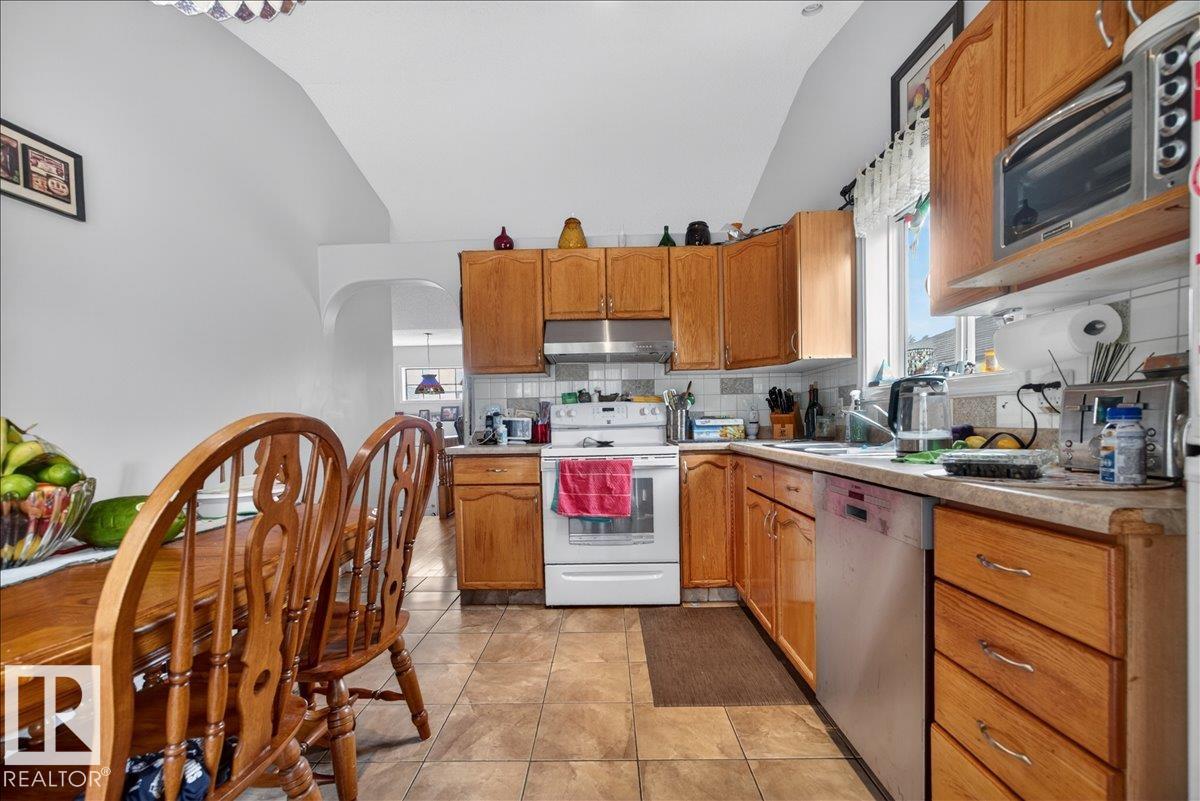 Photo 15 at 5108 138a Avenue NW, York, Edmonton