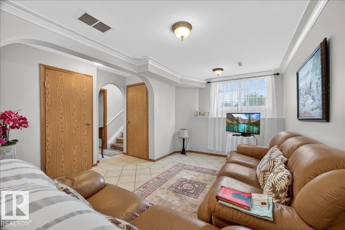 Photo 26 at 5108 138a Avenue NW, York, Edmonton