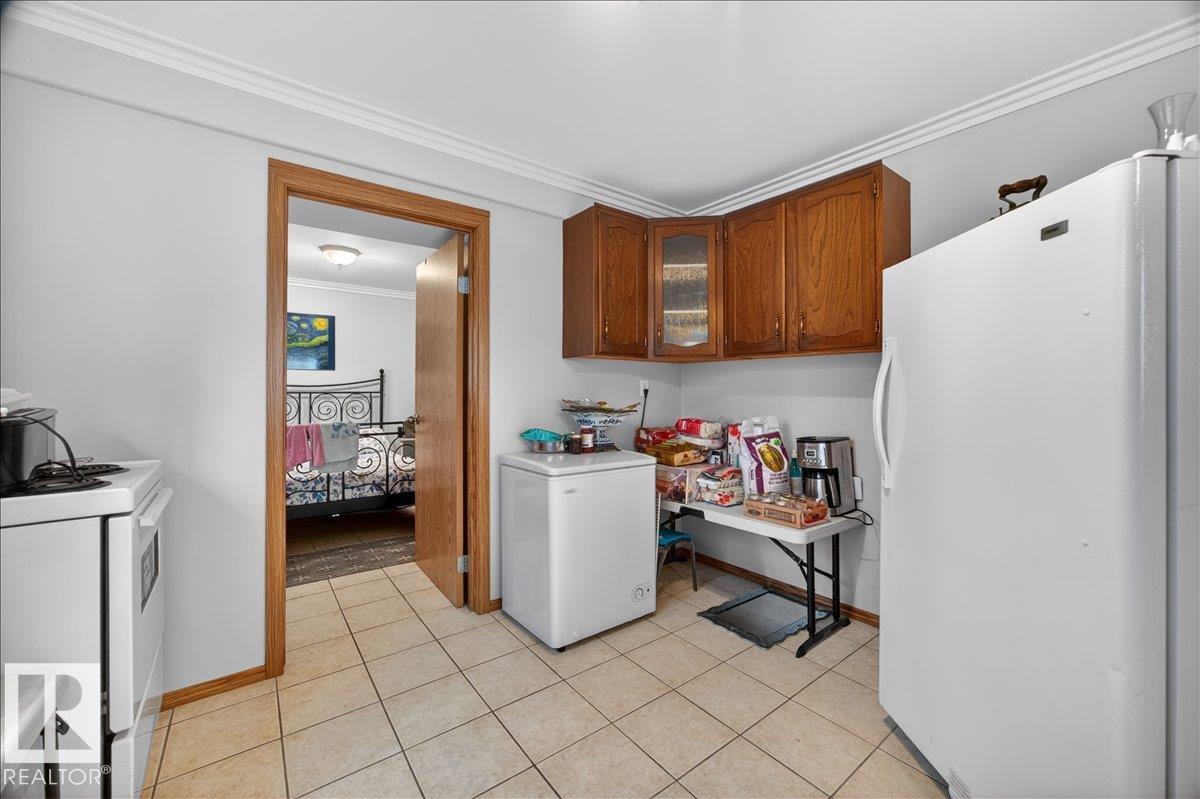 Photo 28 at 5108 138a Avenue NW, York, Edmonton