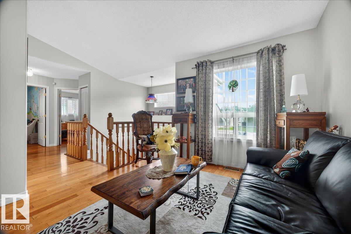 Photo 10 at 5108 138a Avenue NW, York, Edmonton