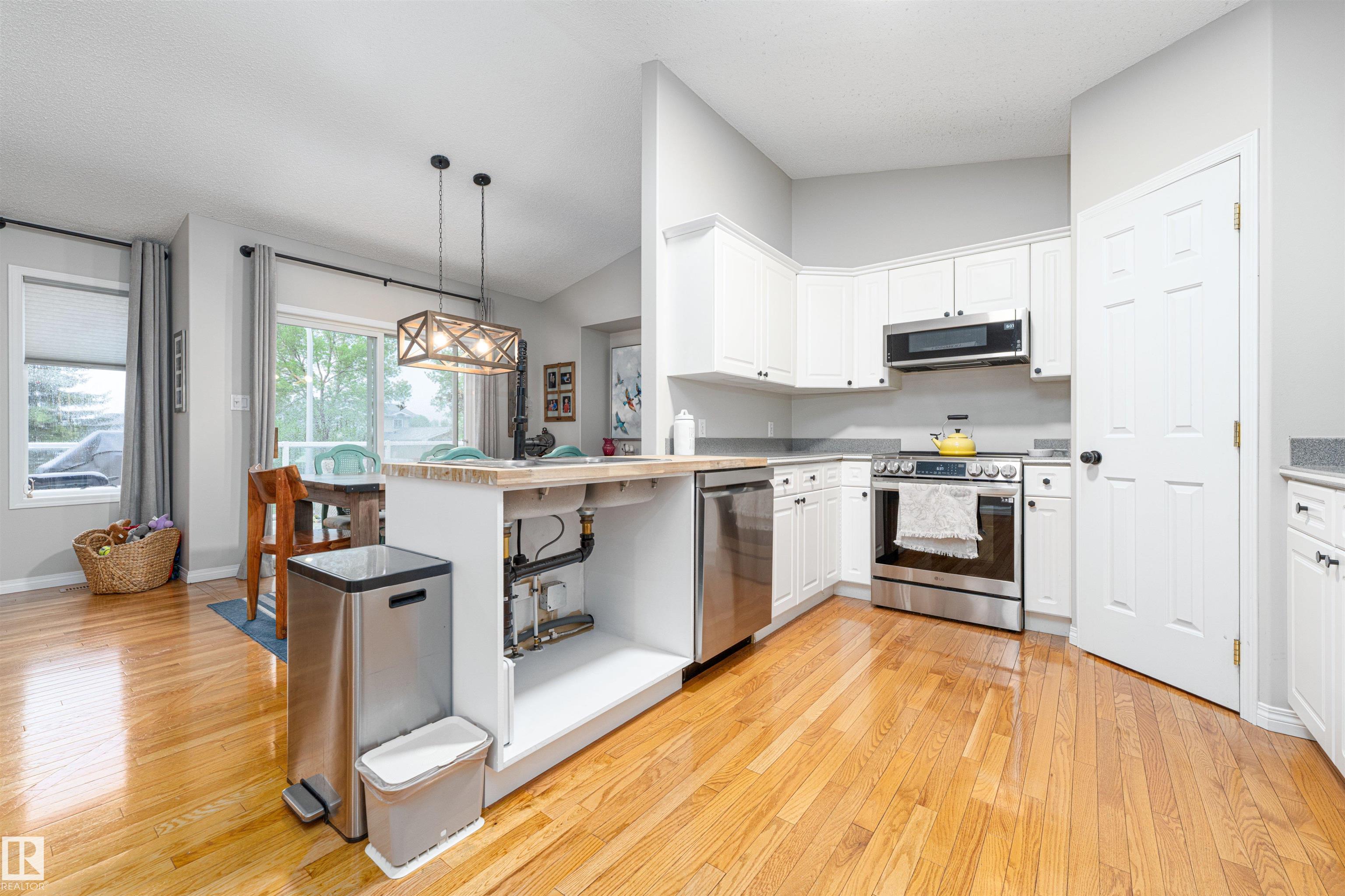 Photo 9 at 98 Chancery point(e), Charlton Heights, Sherwood Park