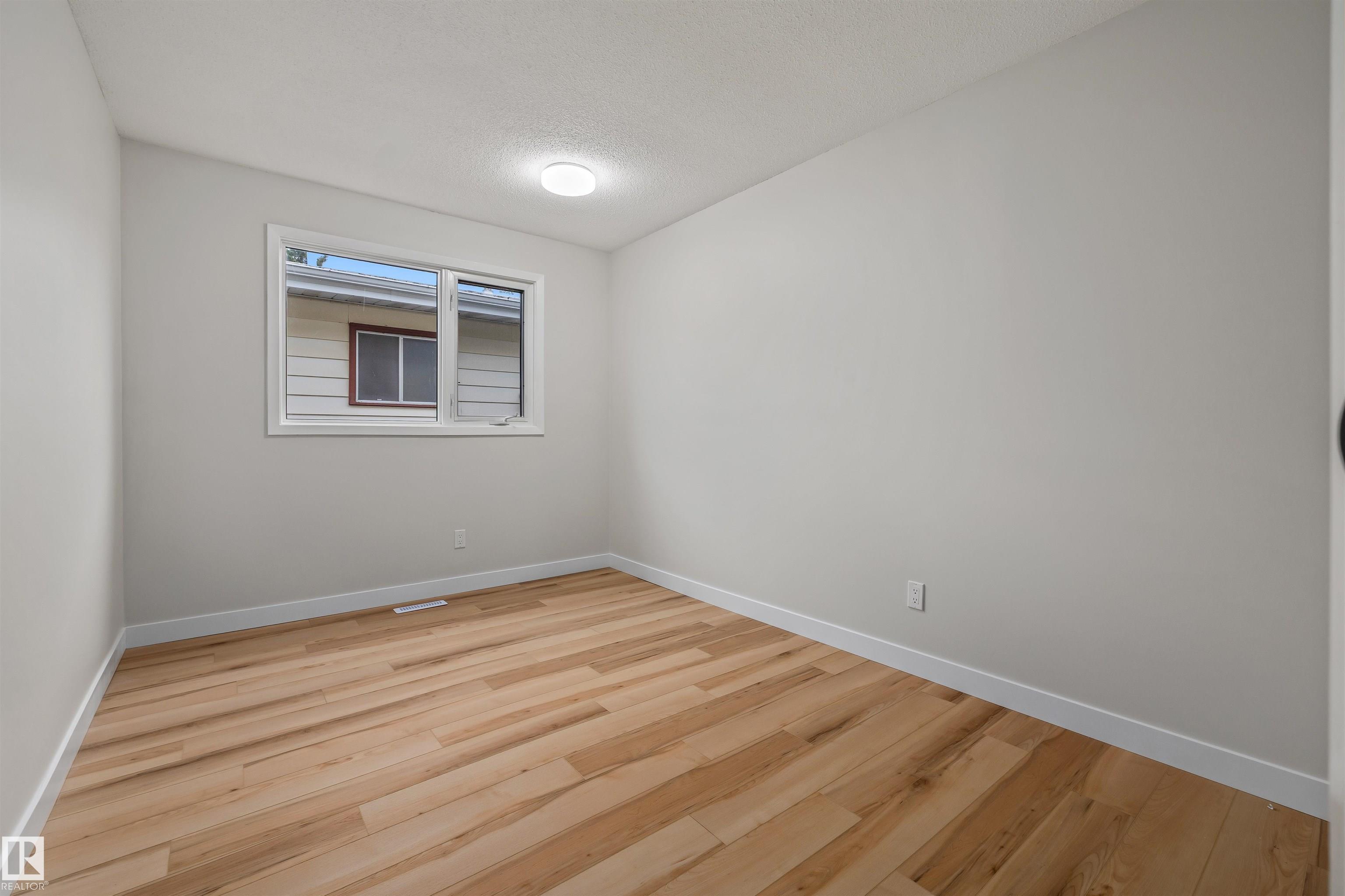 Photo 23 at 4 Bennett Place, Braeside, St. Albert