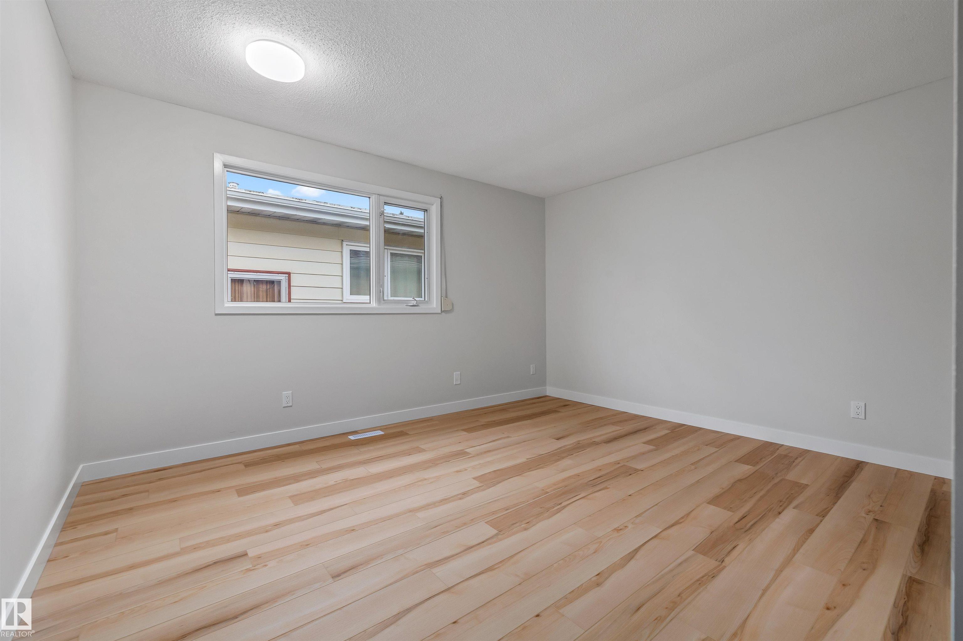 Photo 28 at 4 Bennett Place, Braeside, St. Albert