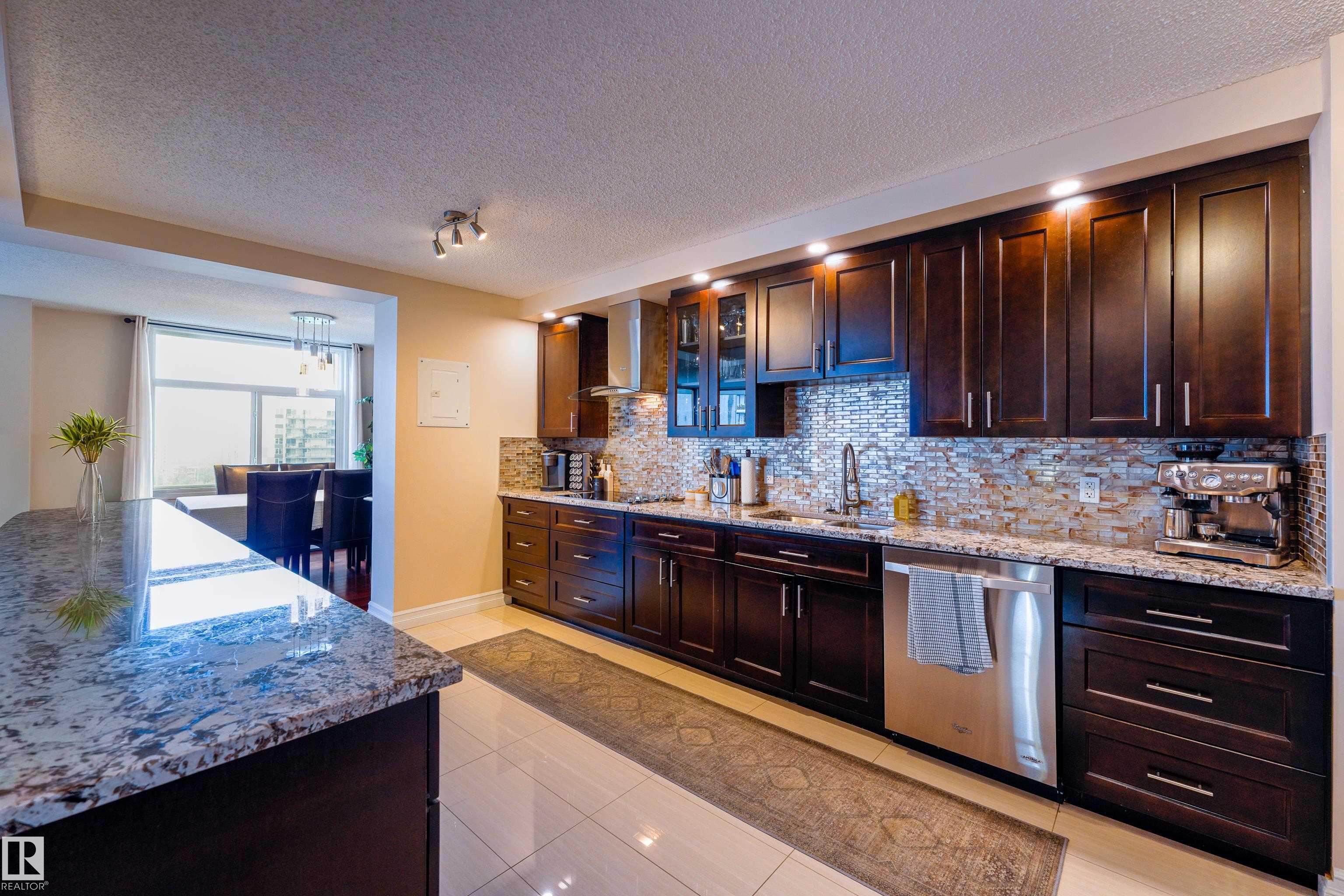 Photo 11 at 1501 - 11710 100 Avenue NW, Wîhkwêntôwin, Edmonton
