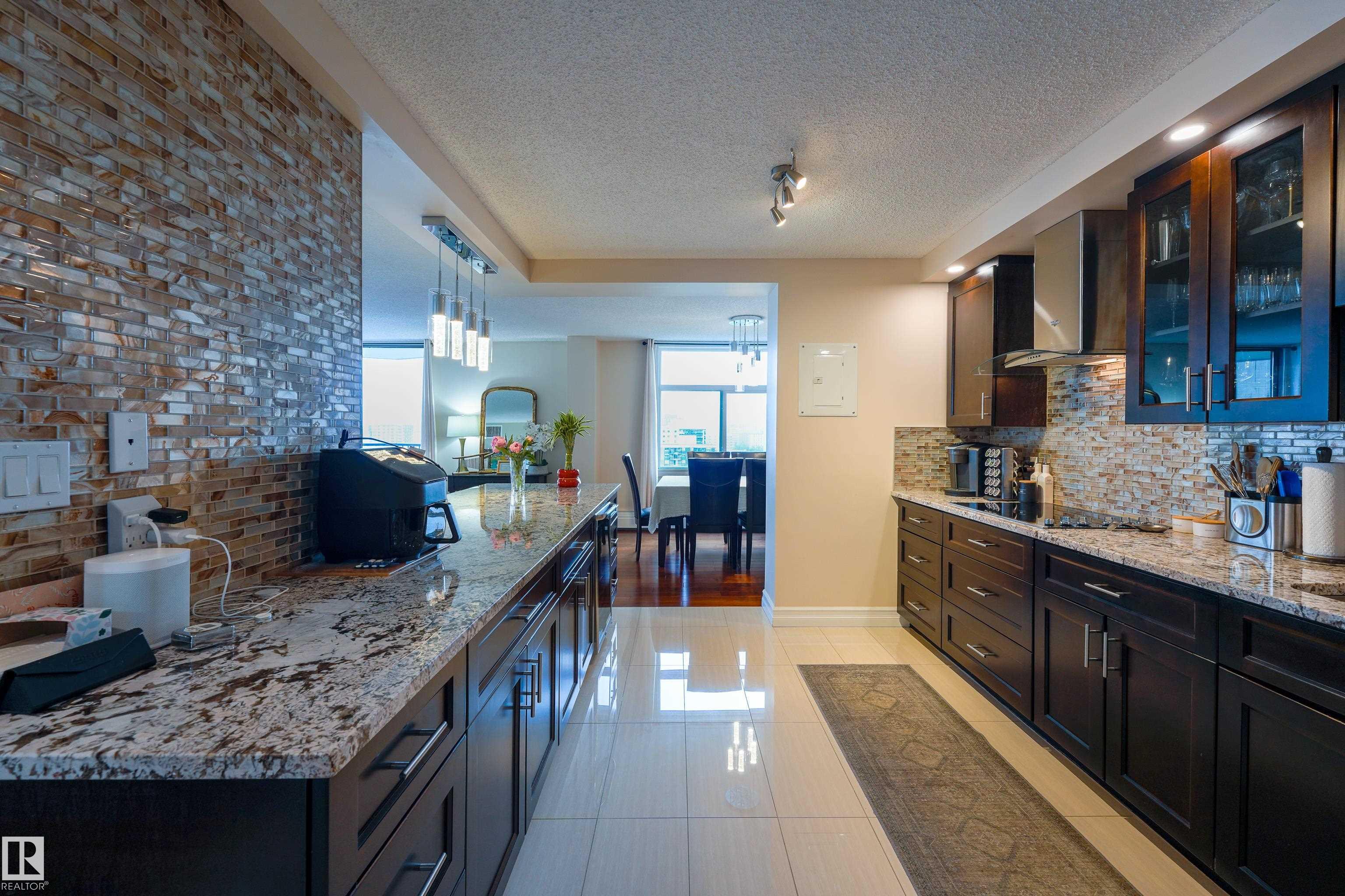 Photo 10 at 1501 - 11710 100 Avenue NW, Wîhkwêntôwin, Edmonton