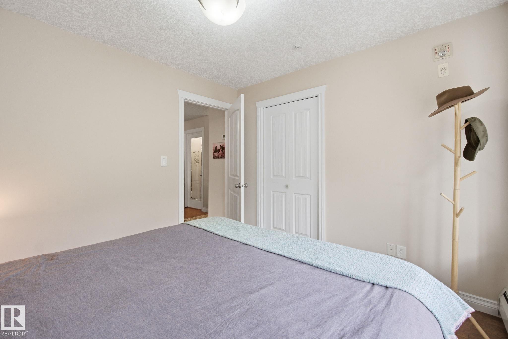 https://zimg.paragon.ice.com/ParagonImages/Property/PM/RAE/225404552/21/0/0/794d28de19f059fa28b5ca7342f36e10/1/feefdb54b19fdff27989284a4c9207e9/225404552-964AF969-8E39-42EA-8323-65AEDF1F51FF.JPG