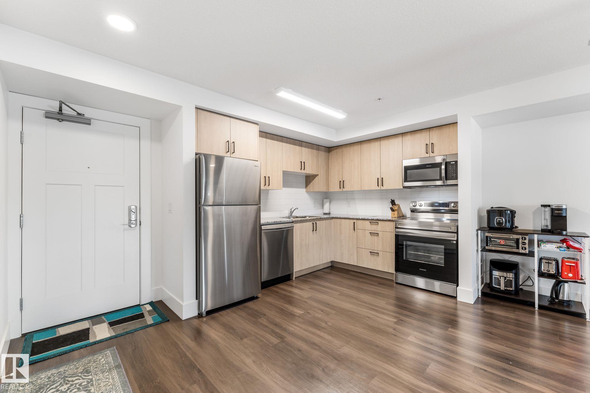 302 - 9504 182 Street NW, La Perle, Edmonton