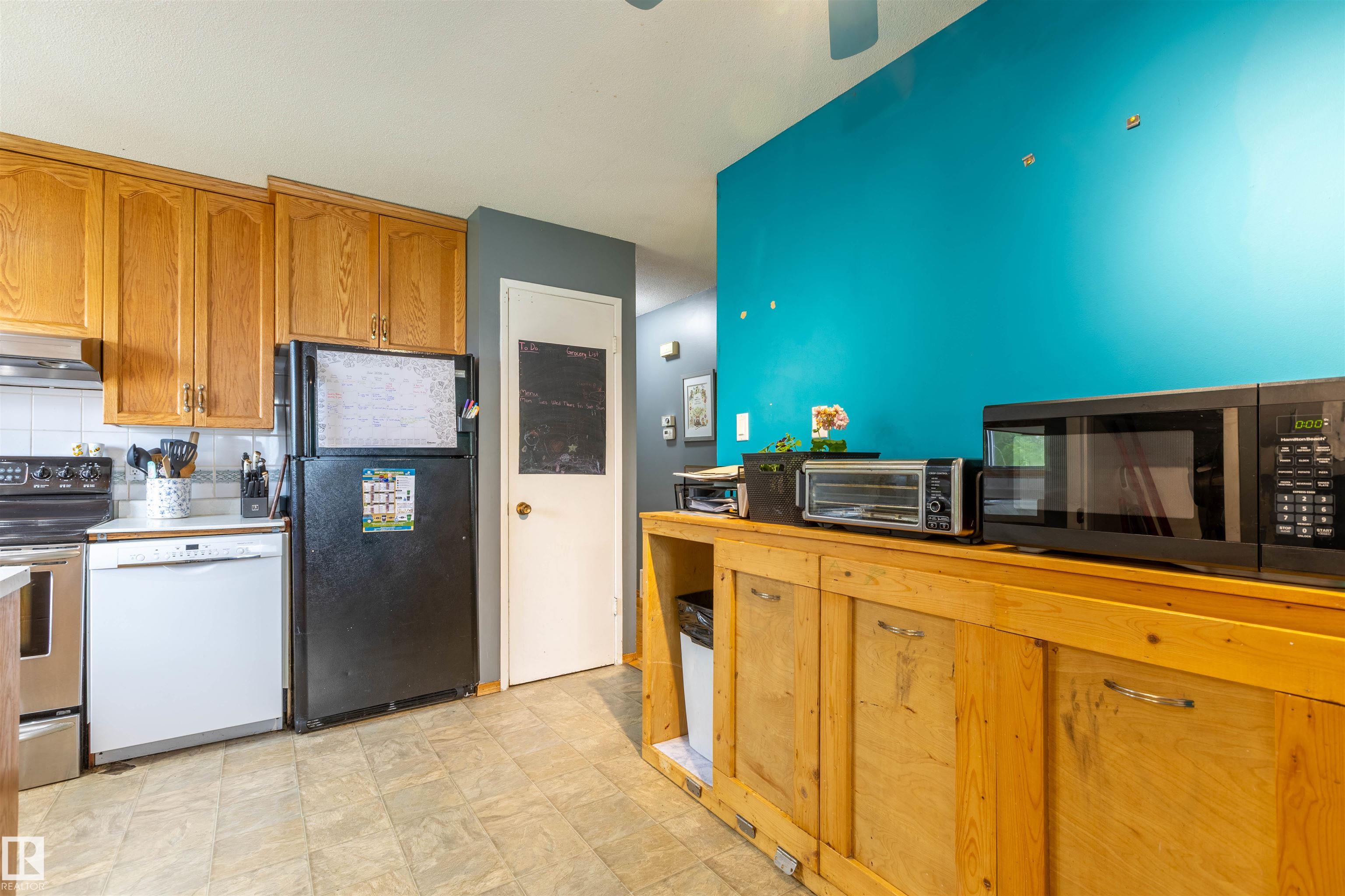 Photo 14 at 9908 99 Street, Morinville
