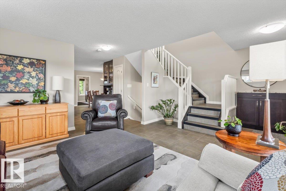 Photo 11 at 1086 Grantham Drive NW, Glastonbury, Edmonton