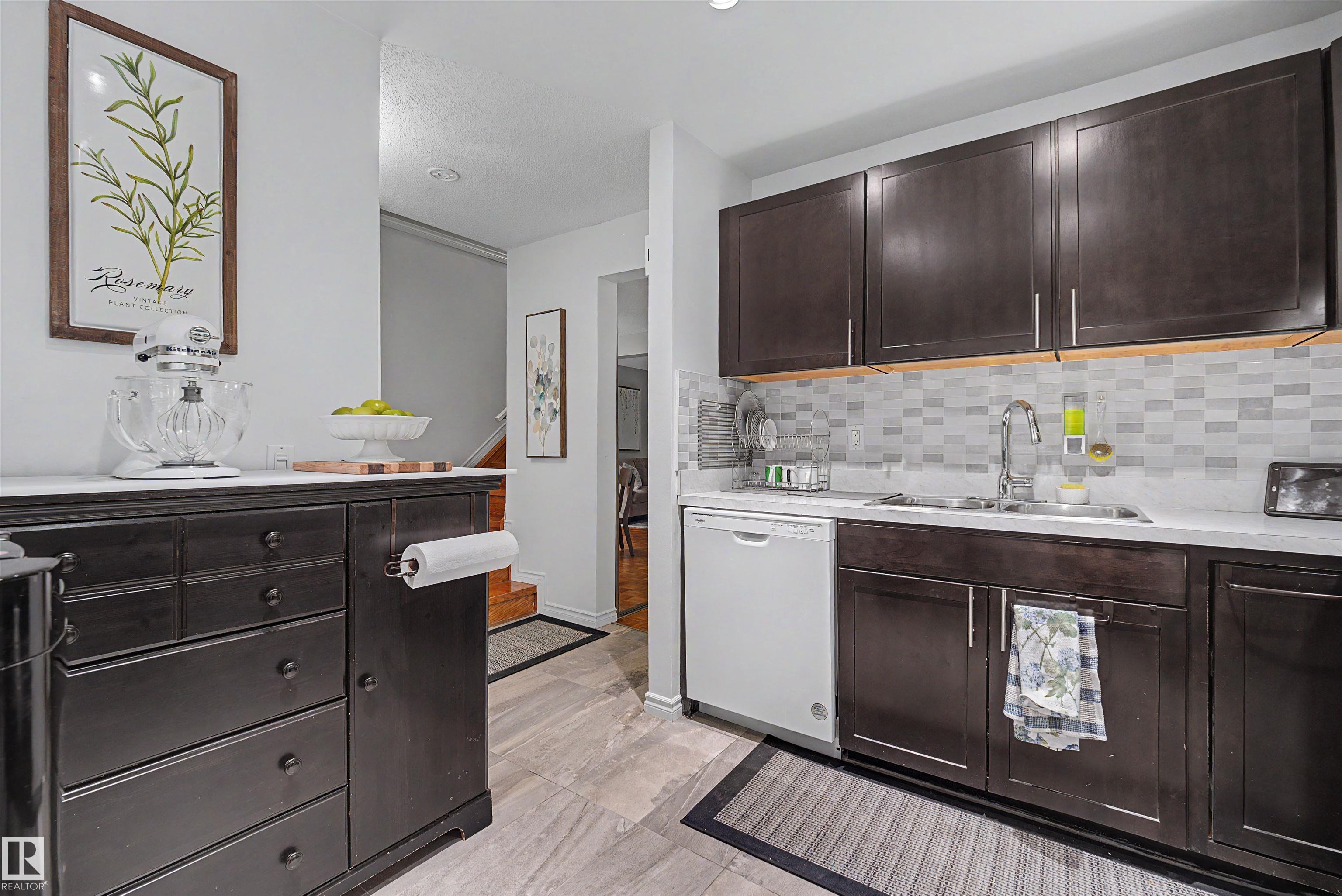 Photo 11 at 5420 146 Avenue NW, Casselman, Edmonton