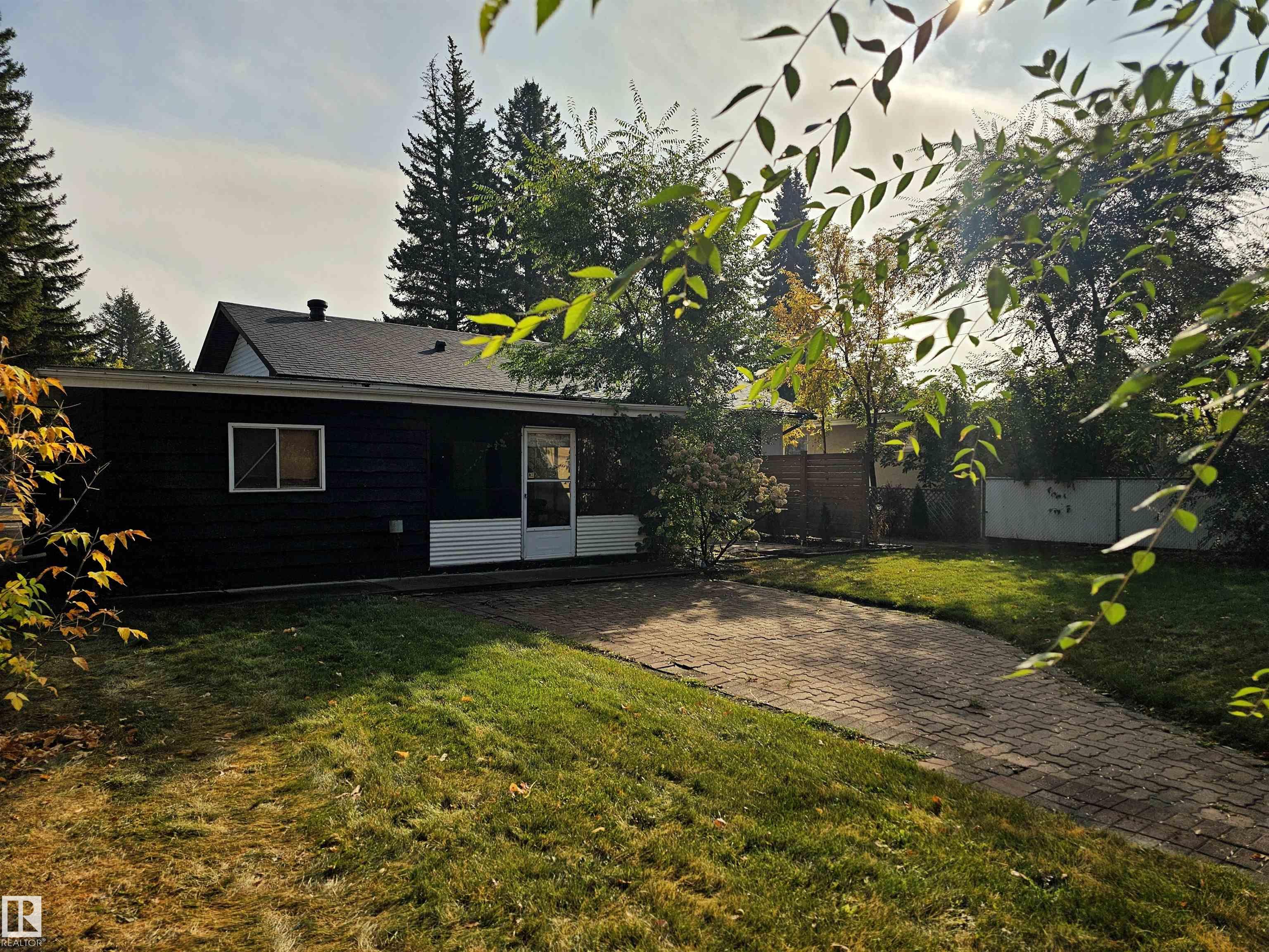 Photo 37 at 8604 142 Street NW, Laurier Heights, Edmonton