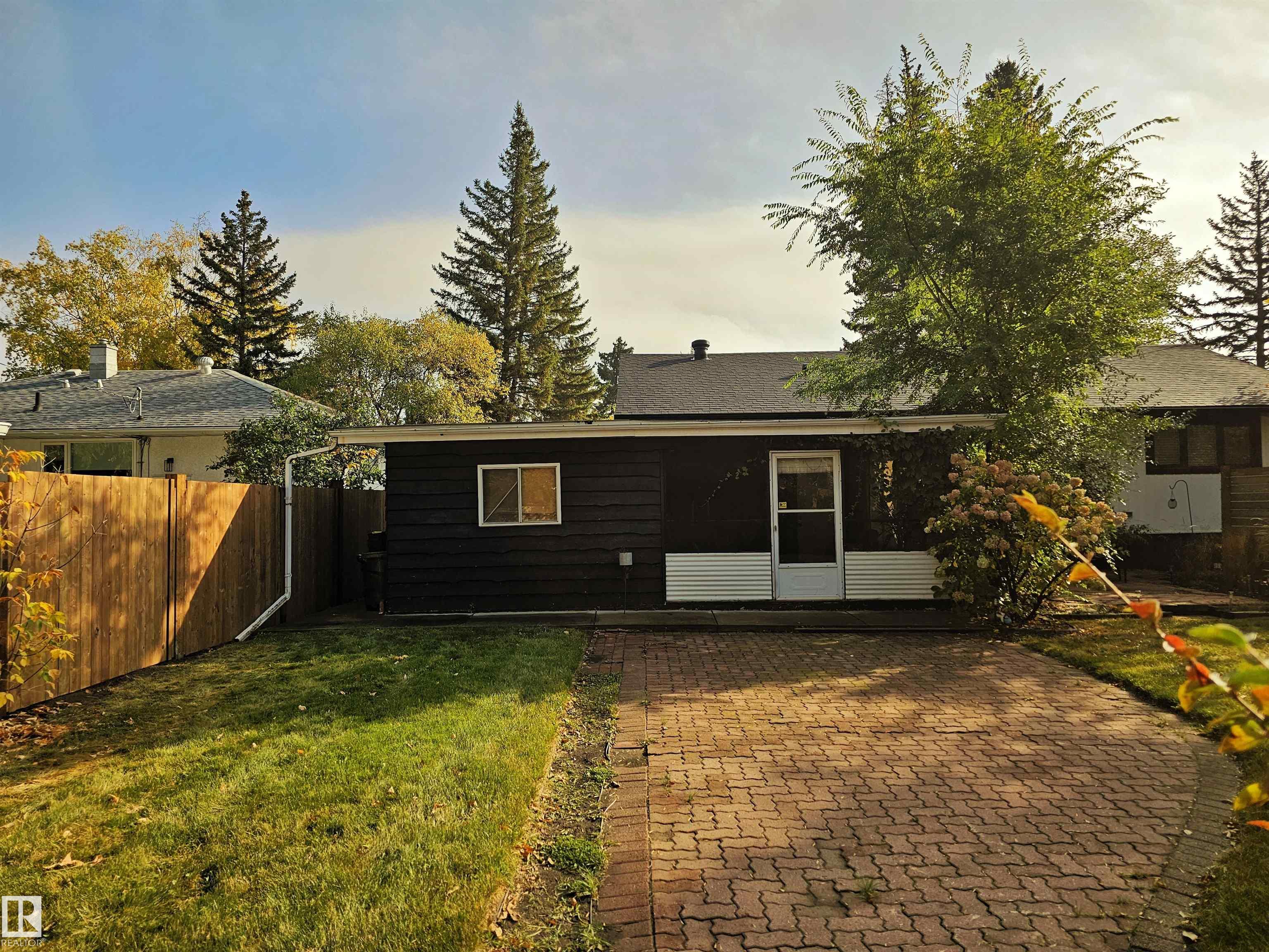 Photo 39 at 8604 142 Street NW, Laurier Heights, Edmonton