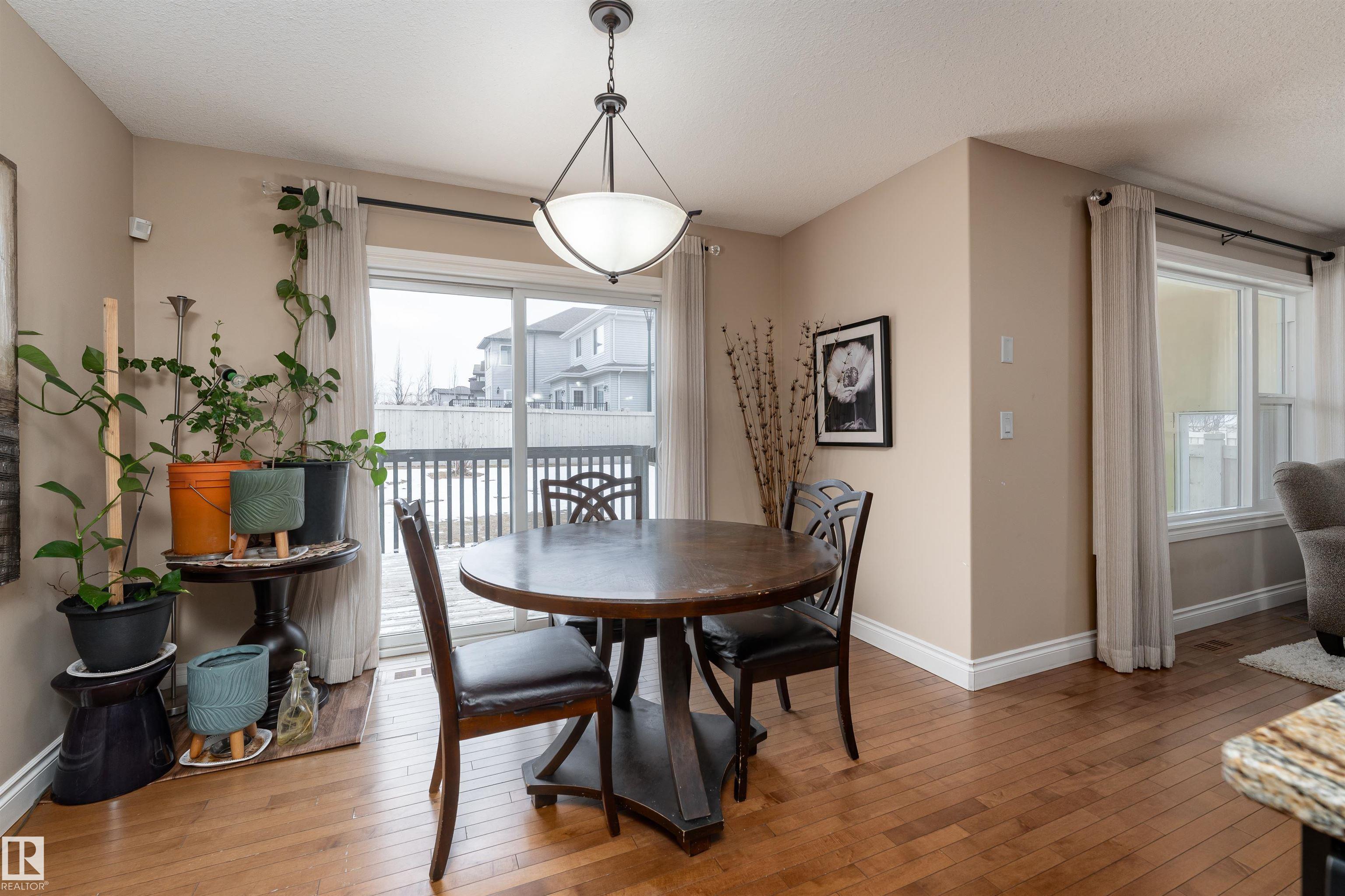 Photo 7 at 729 37a Avenue NW, Maple Crest, Edmonton