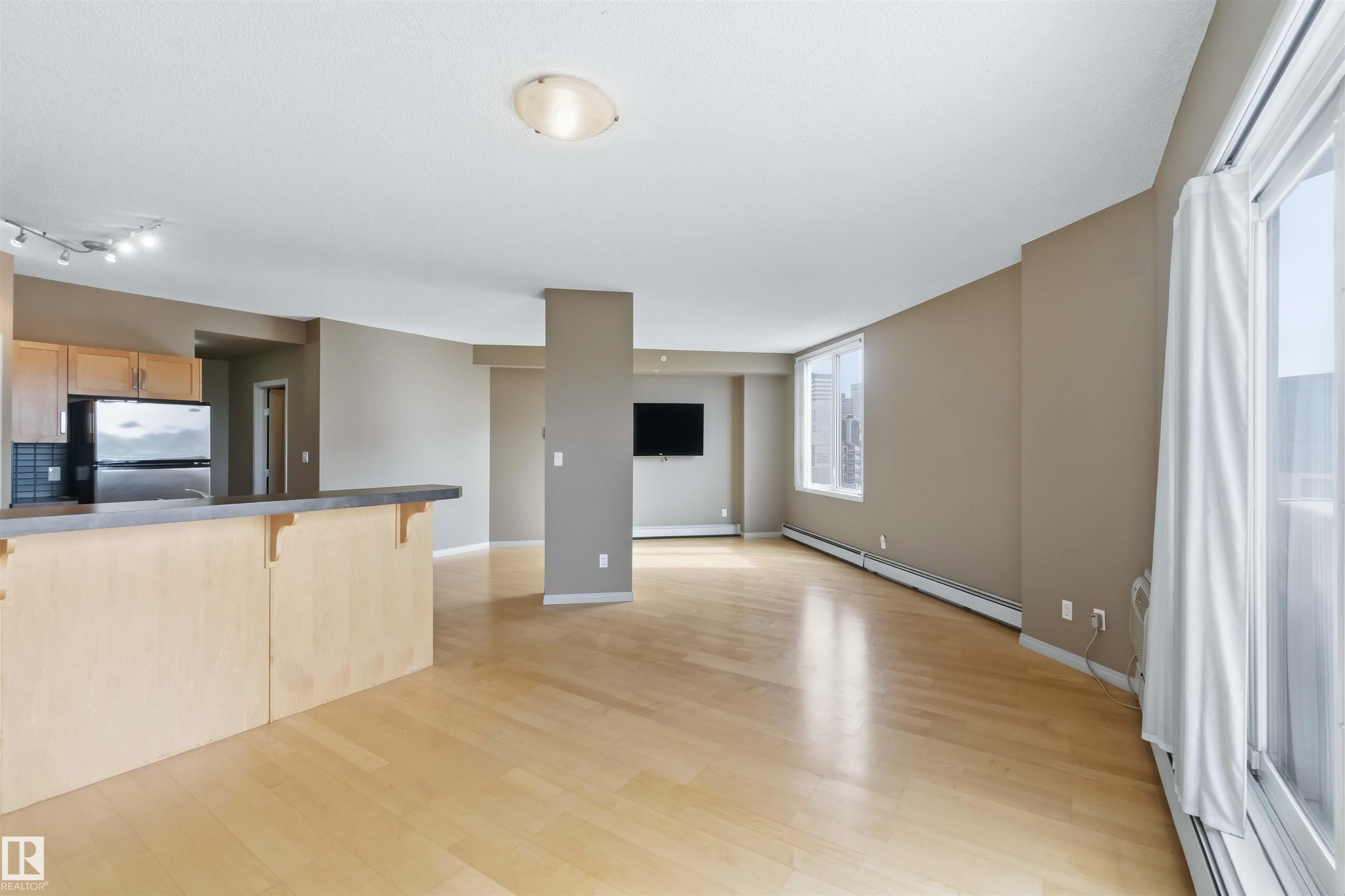 https://zimg.paragon.ice.com/ParagonImages/Property/PM/RAE/225404614/12/0/0/b917e548e127e8a0834db0c01e0a790d/1/8edc62125a234b39f954226c30f62502/225404614-92f9ef49-3952-4167-b3ec-142426b874b5.JPG