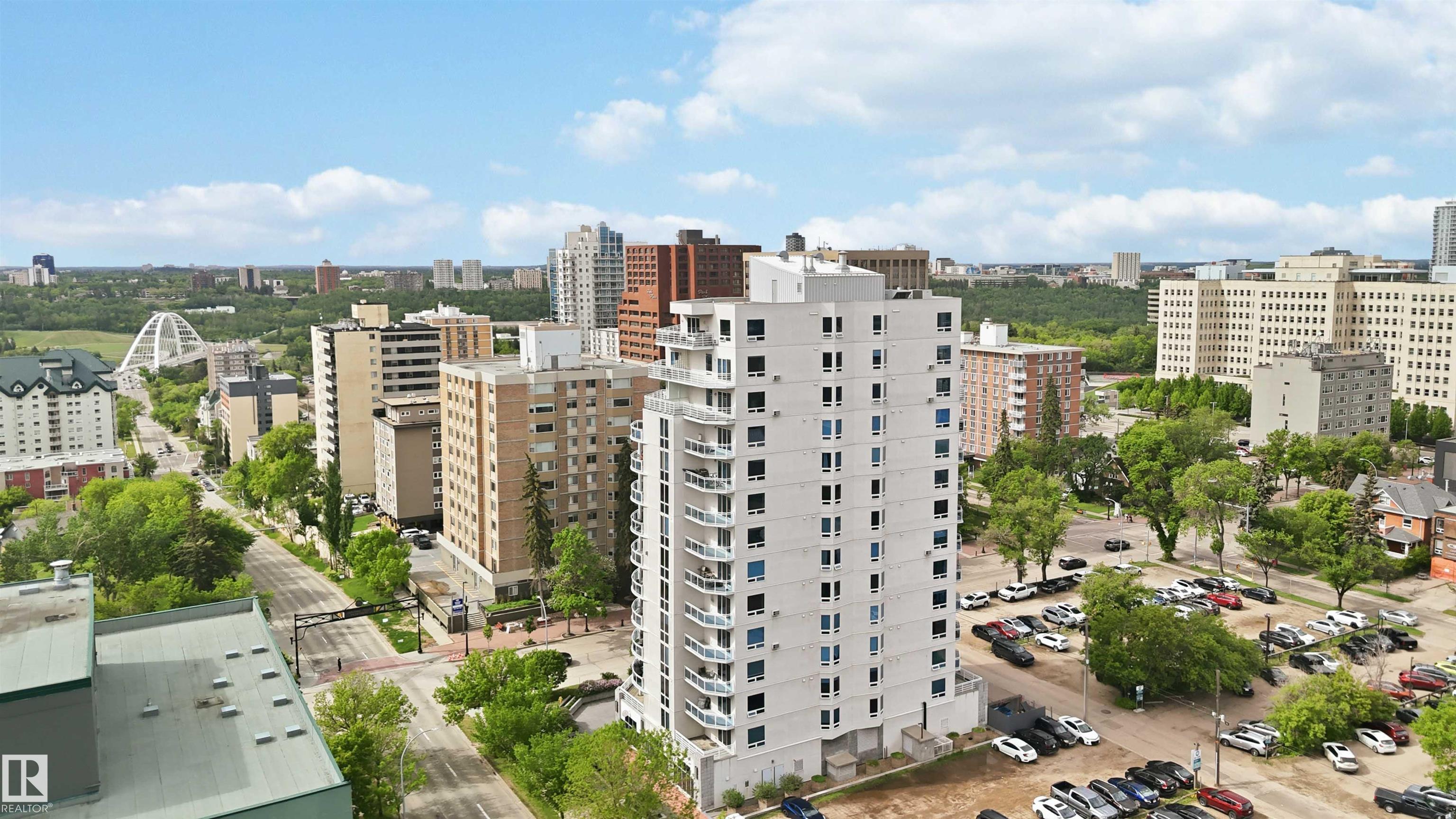 https://zimg.paragon.ice.com/ParagonImages/Property/PM/RAE/225404614/47/0/0/0f3ac71a3aebe845e5e98acd29036e60/1/8edc62125a234b39f954226c30f62502/225404614-fc960b79-afe2-4ac2-9b8e-4eaf4104d26f.JPG