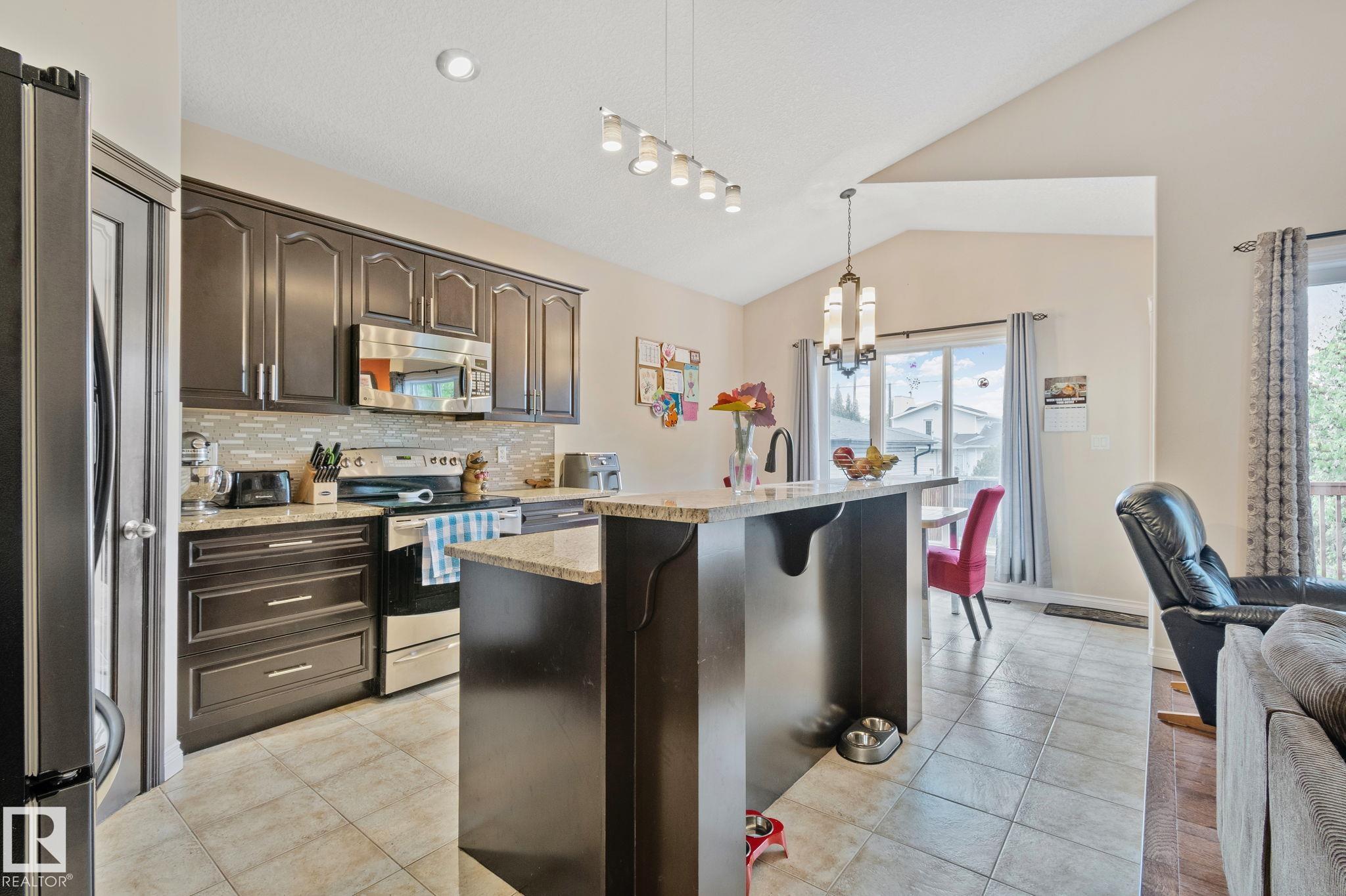 9833 153 Street NW, West Jasper Place, Edmonton
