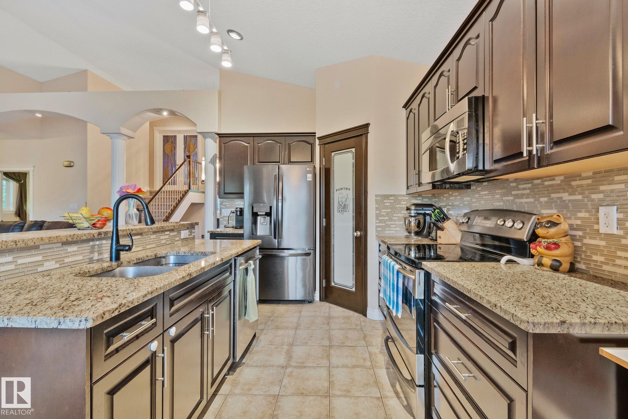9833 153 Street NW, West Jasper Place, Edmonton