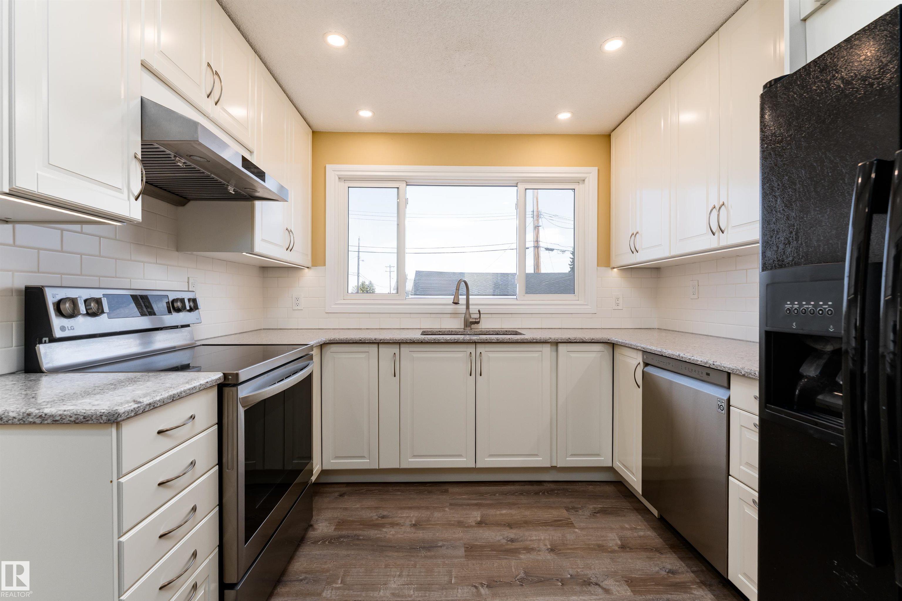 Photo 11 at 13331 64 Street NW, Belvedere, Edmonton