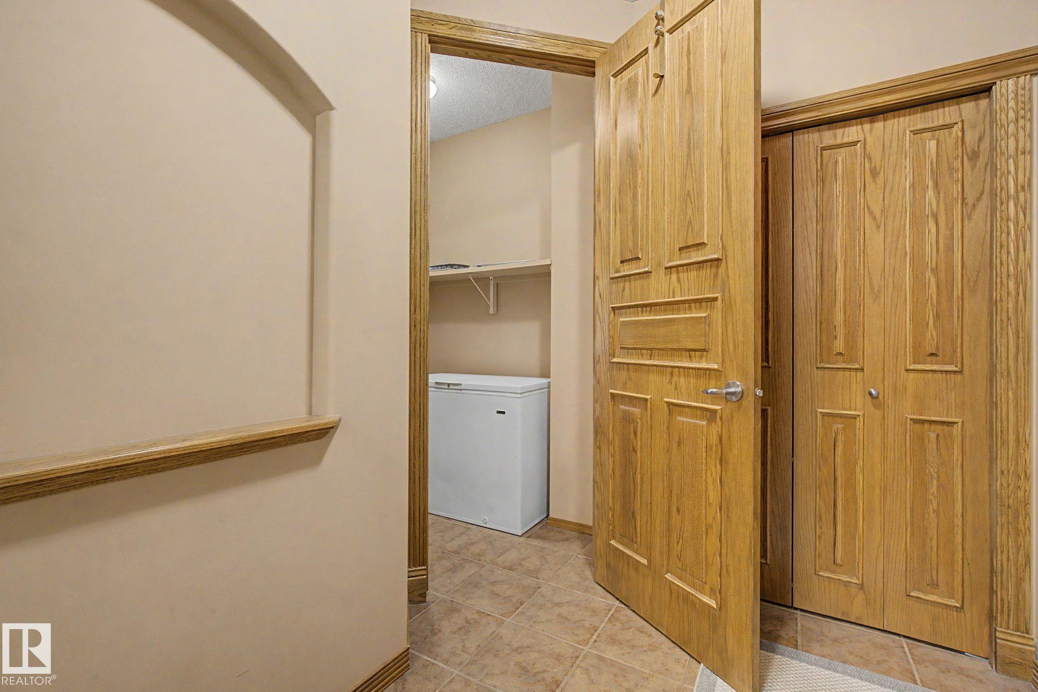 Photo 22 at 20703 90 Avenue NW, Suder Greens, Edmonton