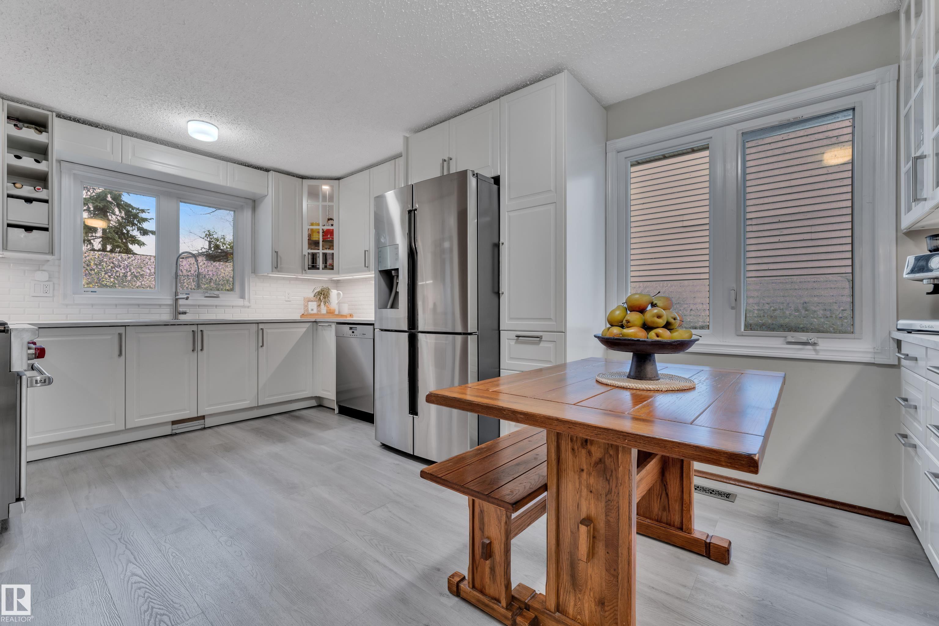 Photo 19 at 10532 154 Avenue NW, Beaumaris, Edmonton